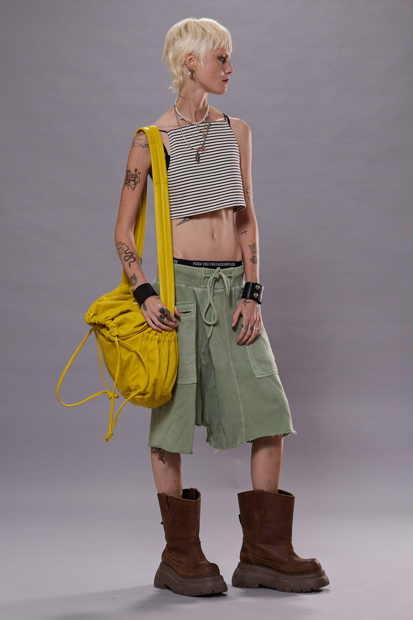 CROSSOVER SWEATSHORT - LIGHT OLIVE - R13