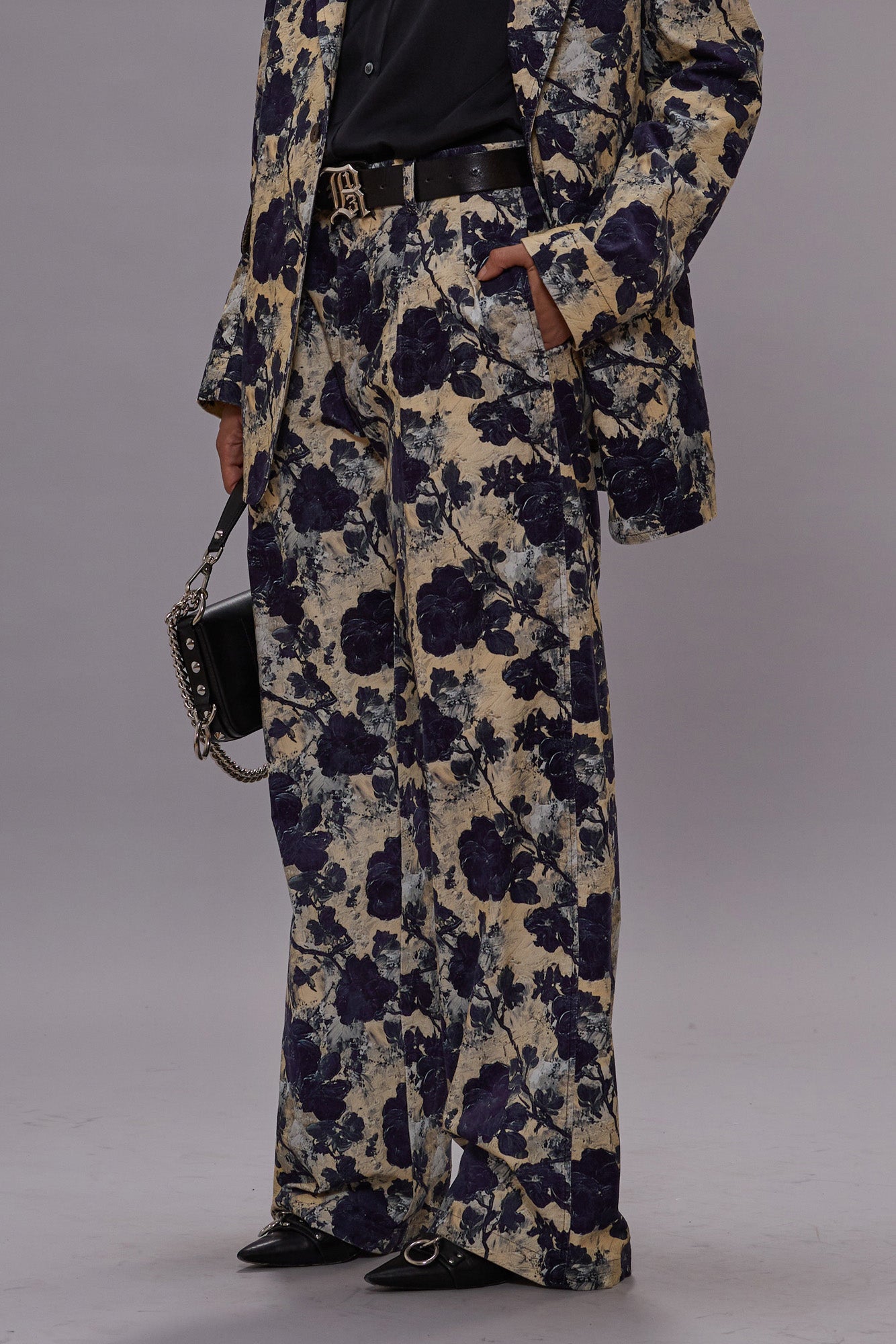 DOUBLE PLEAT TROUSER - BLACK AND CREAM FLORAL - R13