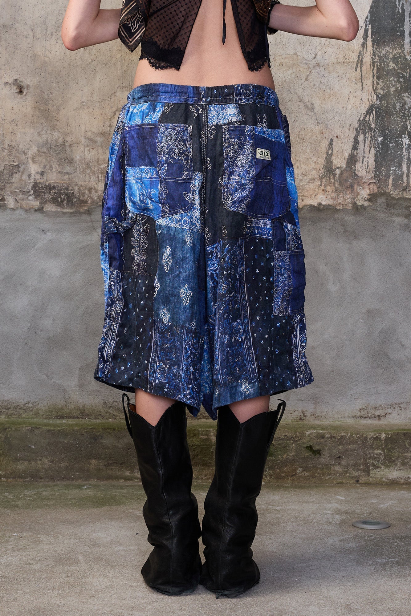 JESSE PULL ON CARPENTER SHORT - BLUE BANDANA - R13