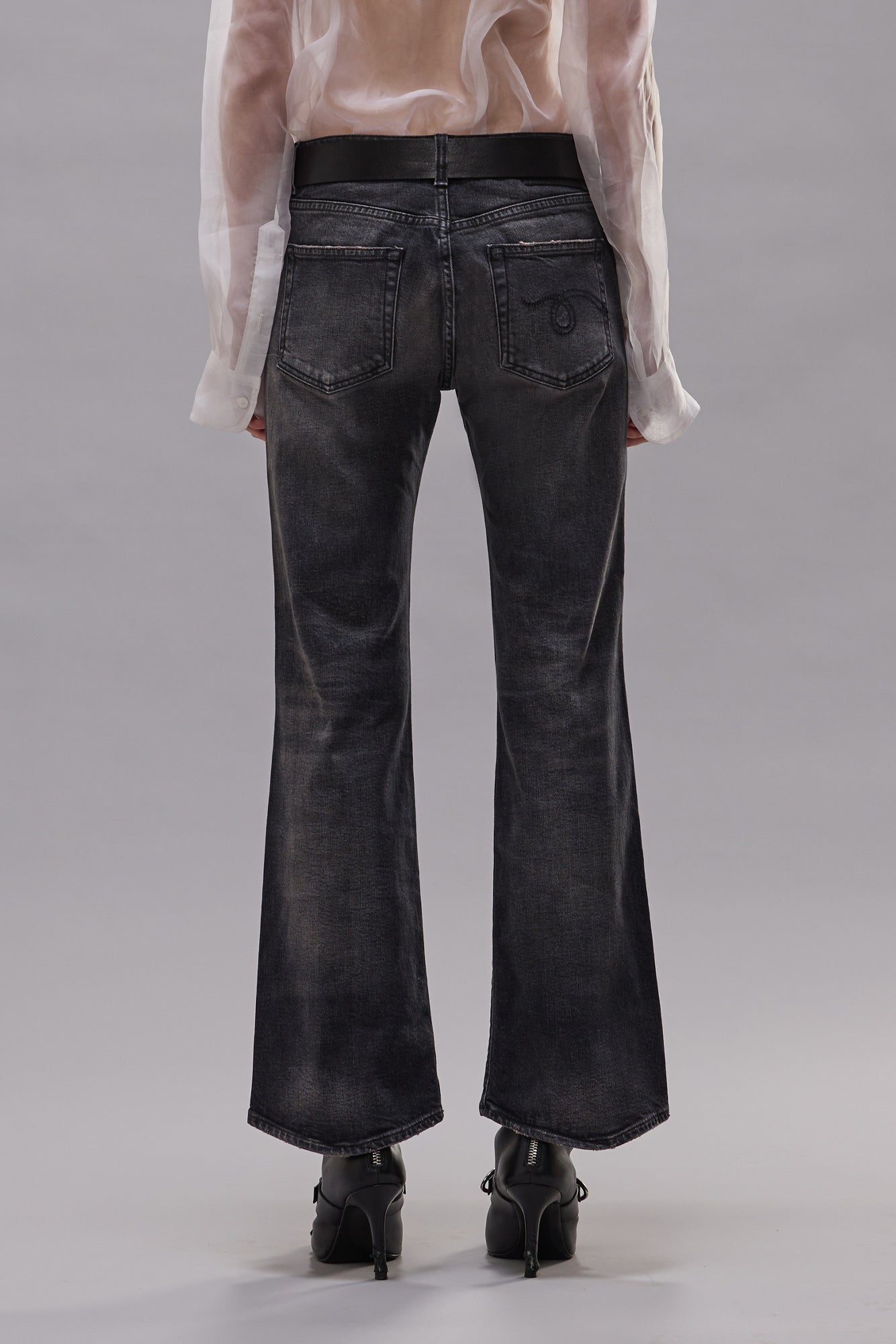 JOAN CROPPED FLARE JEAN - ESSEX BLACK STRETCH - R13