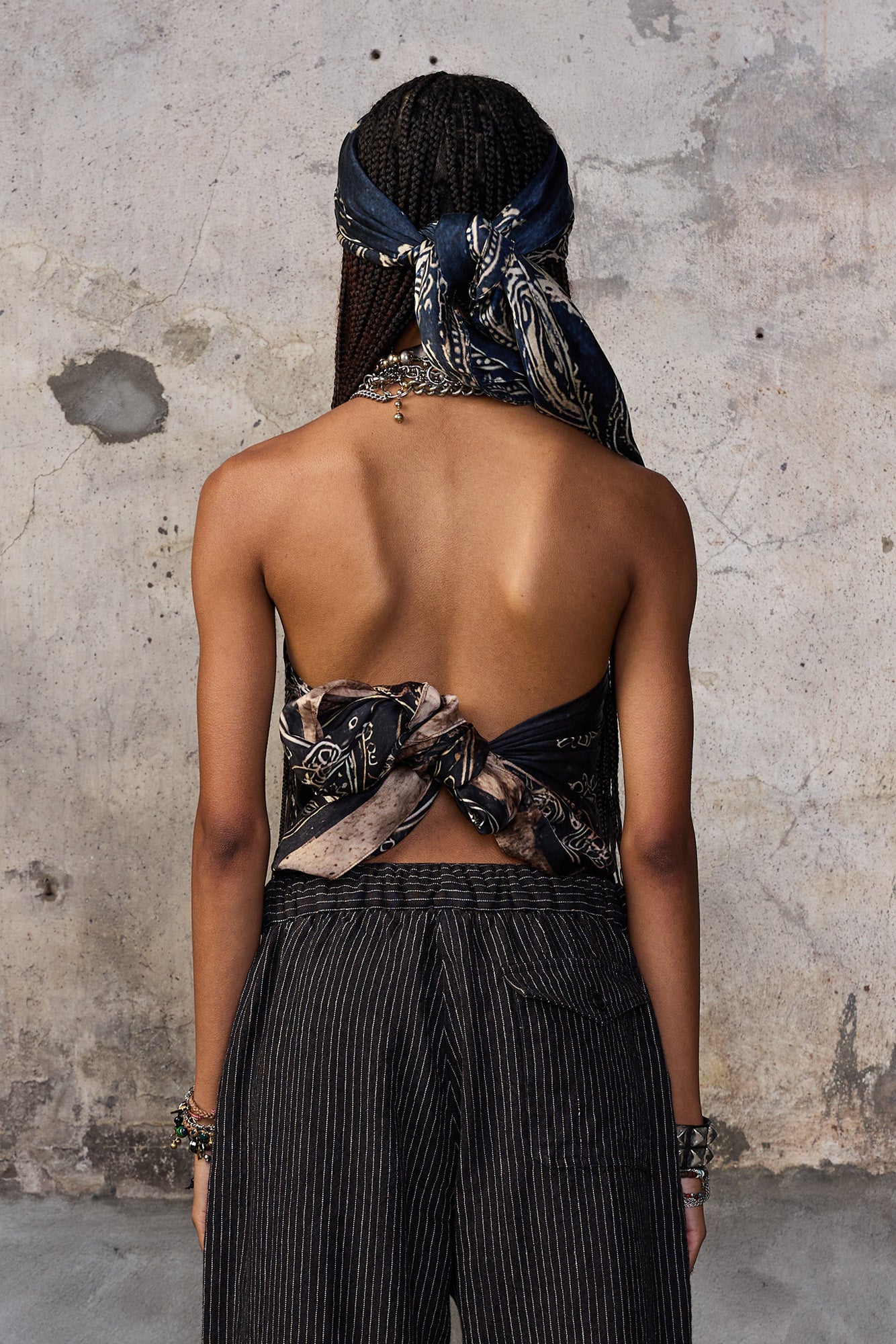 OVERSIZED BANDANA SCARF - BLACK - R13