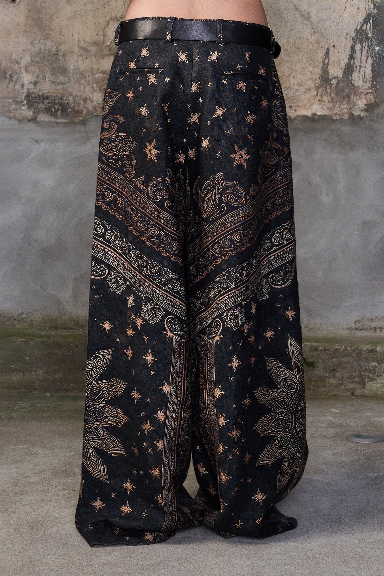 OVERSIZED CROSSOVER PANT - BLACK BANDANA - R13