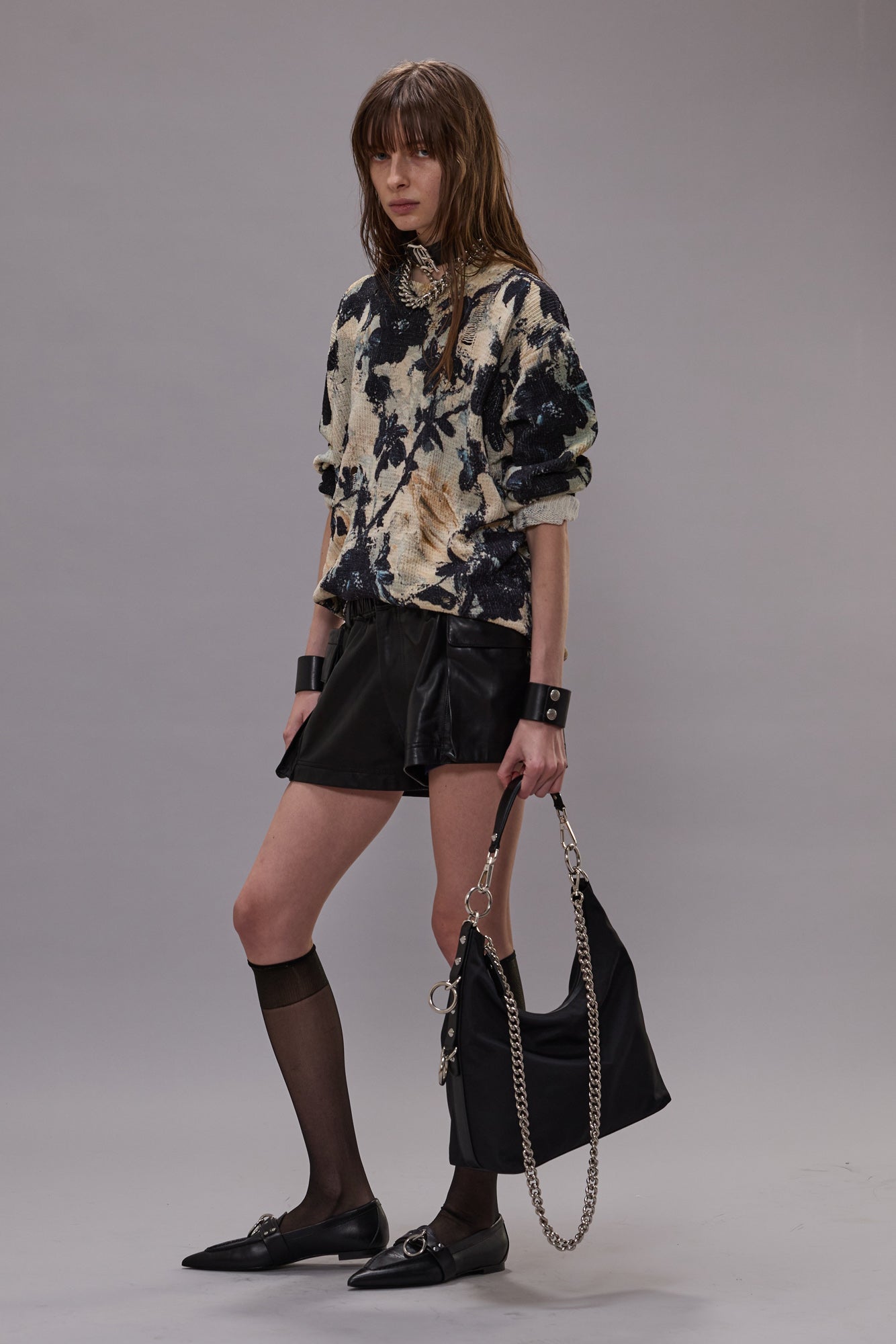 PRINTED BOYFRIEND SWEATER - BLACK AND CREAM FLORAL - R13