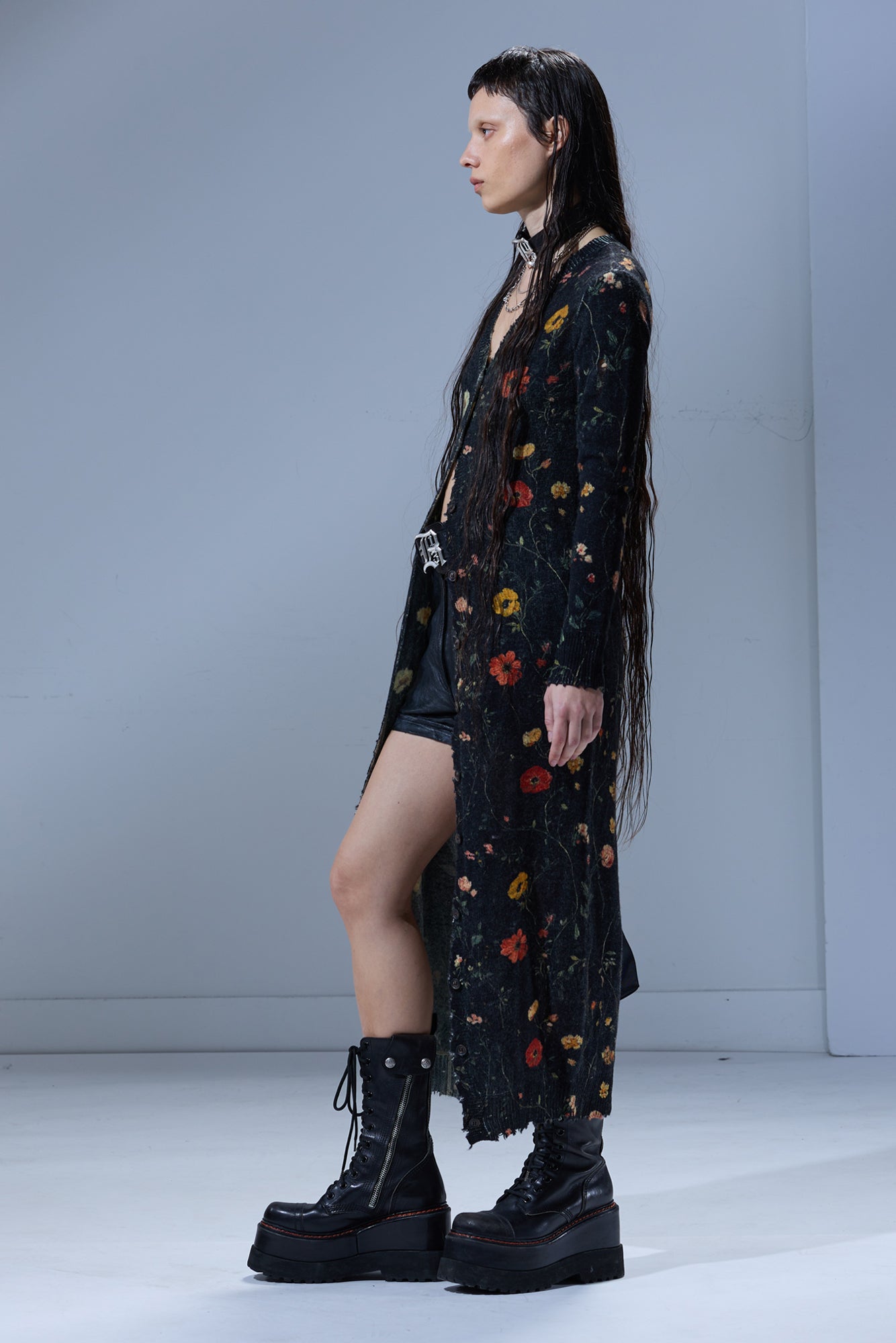 PRINTED SKINNY LONG CARDIGAN - FLORAL ON BLACK - R13