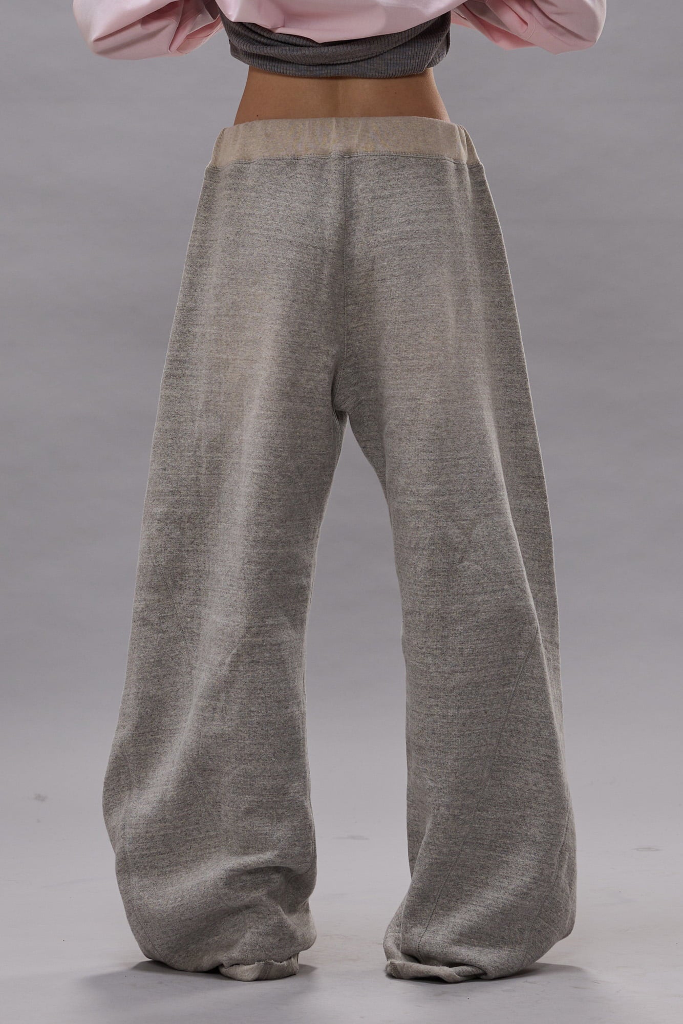 Relaxed Darted Sweatpant - Heather Grey With Oatmeal - R13