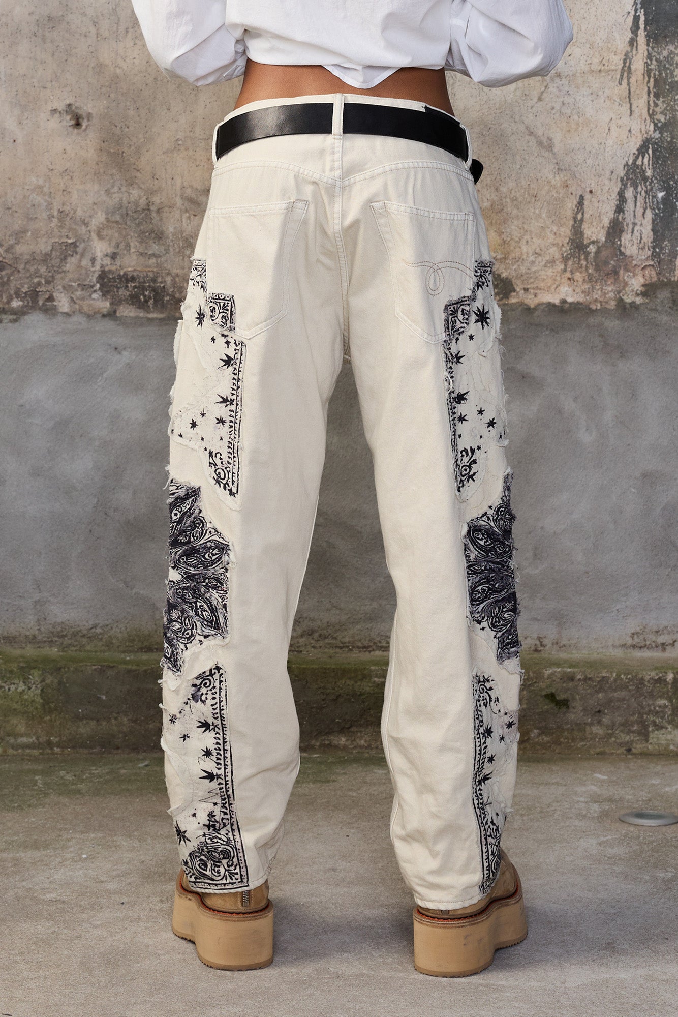 X-BOYFRIEND JEAN - ECRU BANDANA APPLIQUE - R13