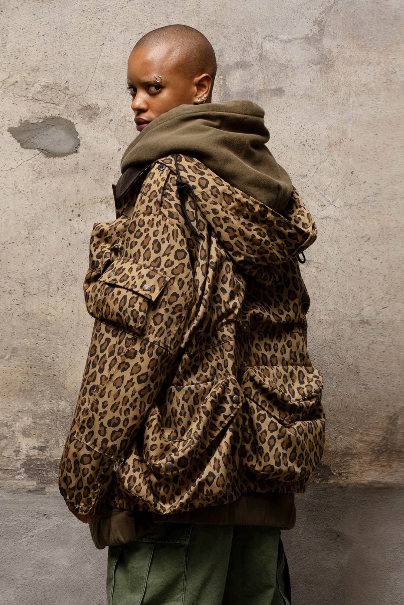 MULTIPOCKET WINDBREAKER - PRINTED LEOPARD - R13