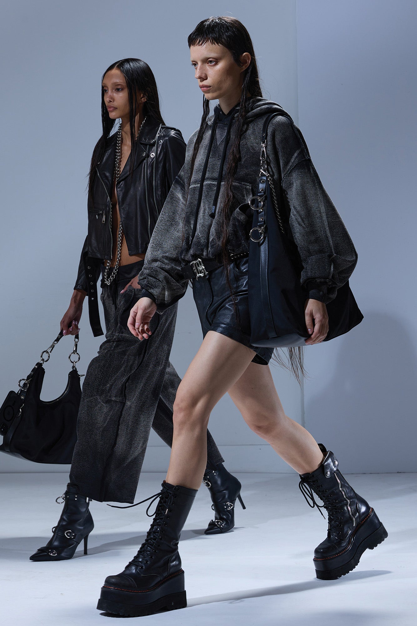 BALLOON POPOVER HOODIE - WASHED BLACK