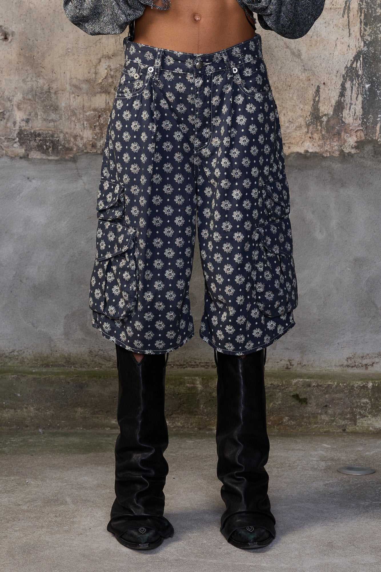 Bermuda Cargo Short - Airy Indigo Blossom - R13