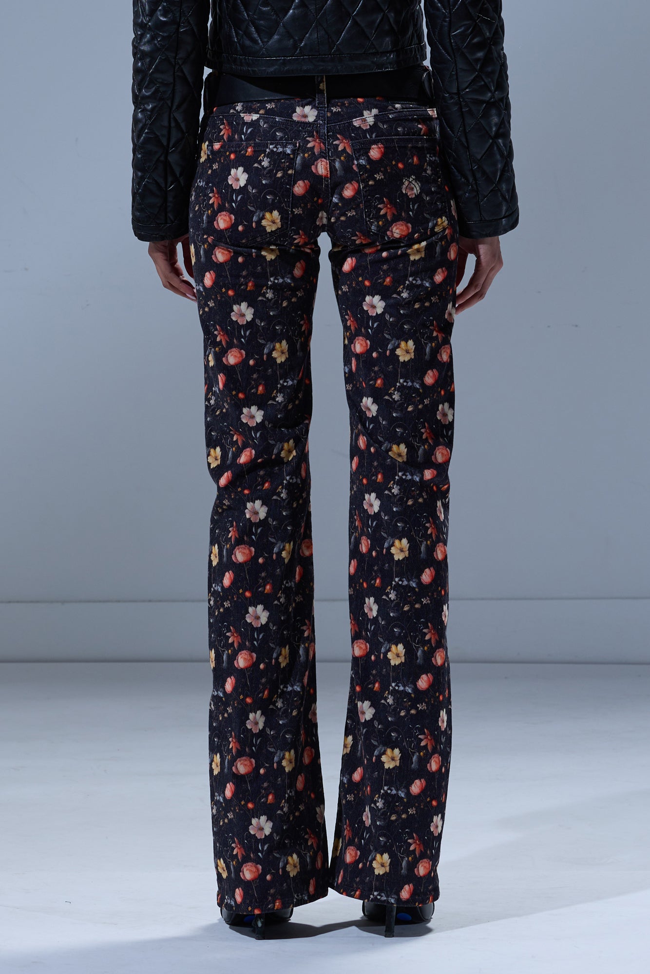 BOY FLARE - LUNAR PETAL VELVETEEN BLACK - R13