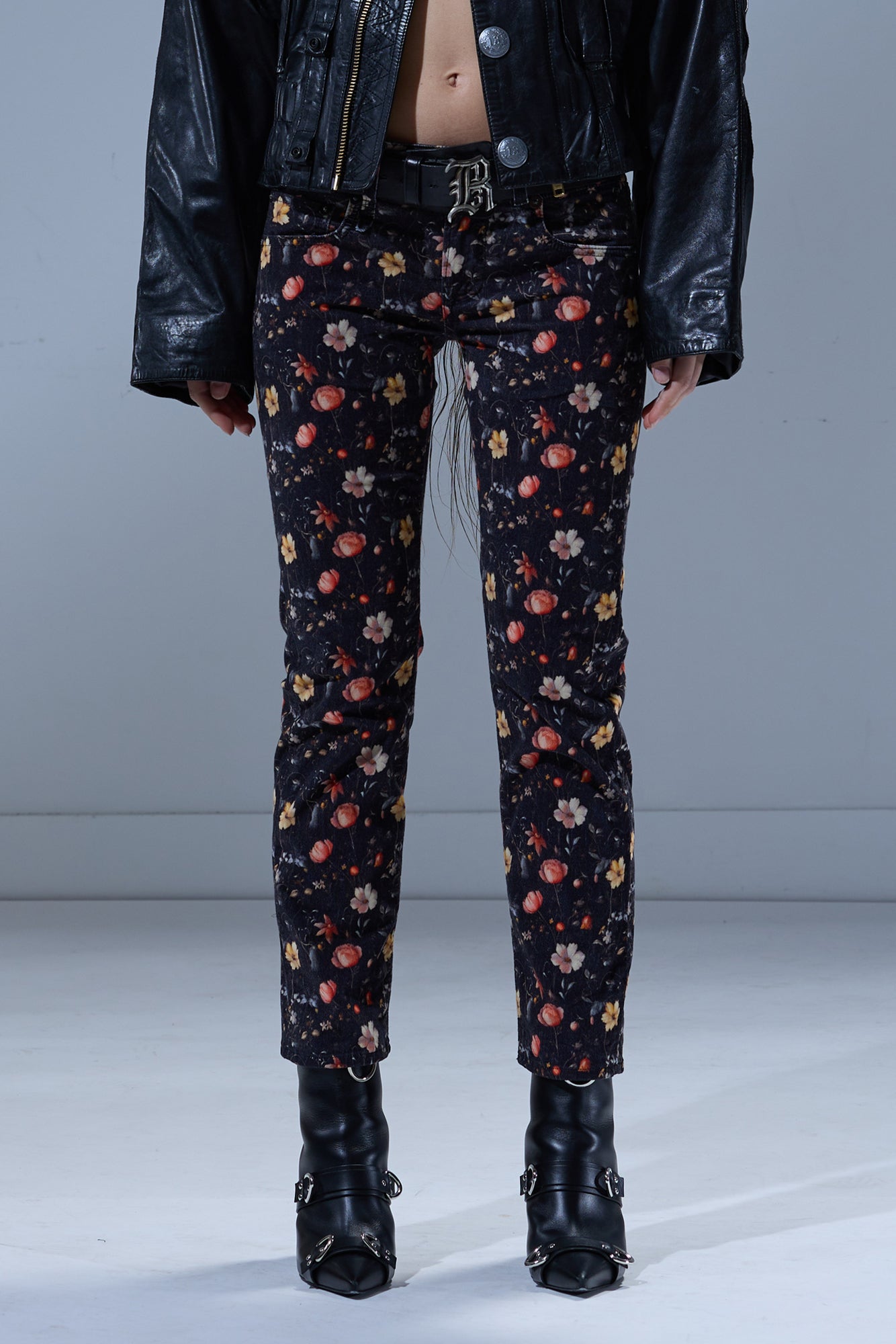 BOY STRAIGHT - LUNAR PETAL VELVETEEN BLACK - R13