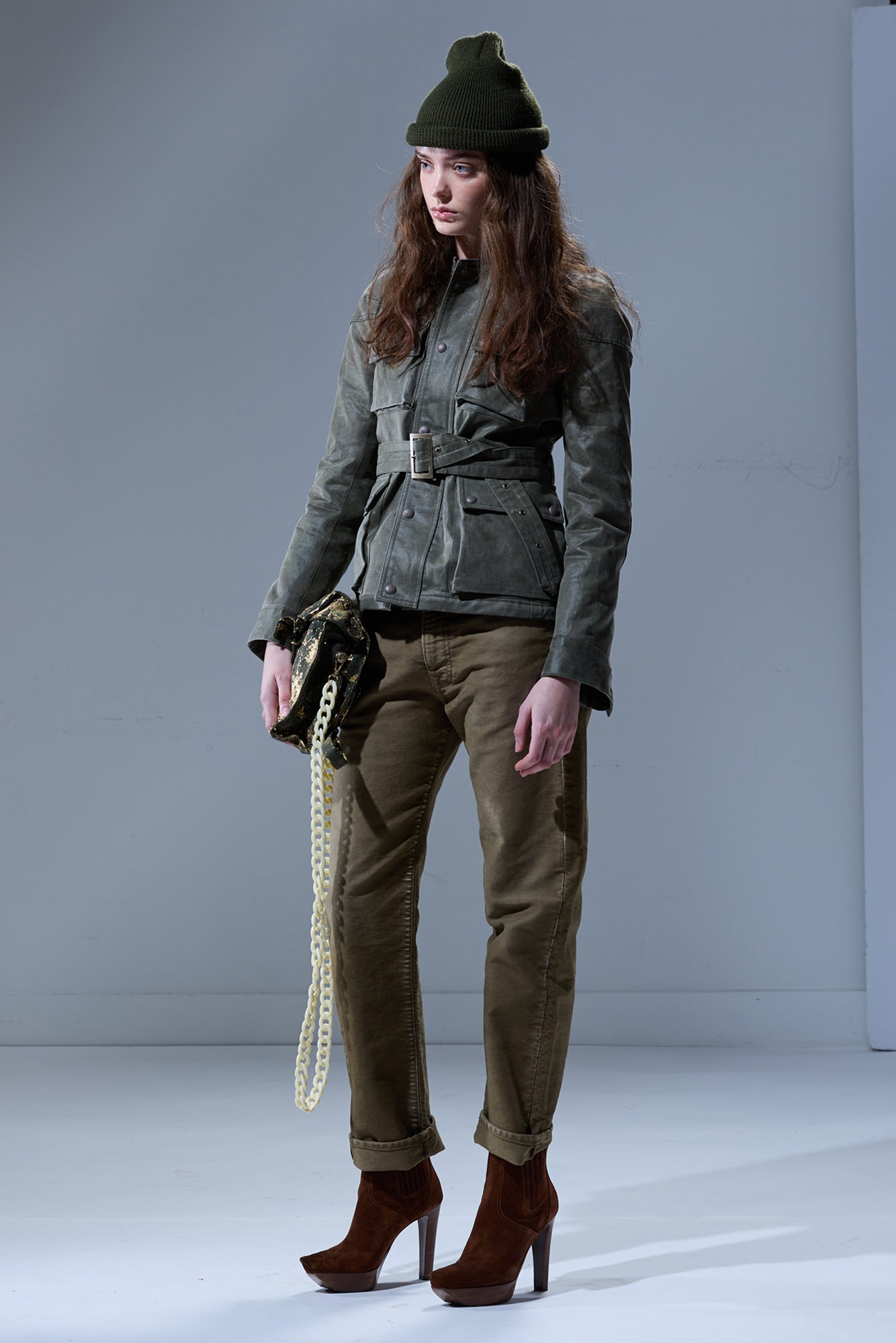 BOYFRIEND JEAN - OLIVE GARMENT DYED MOLESKIN GREEN - R13