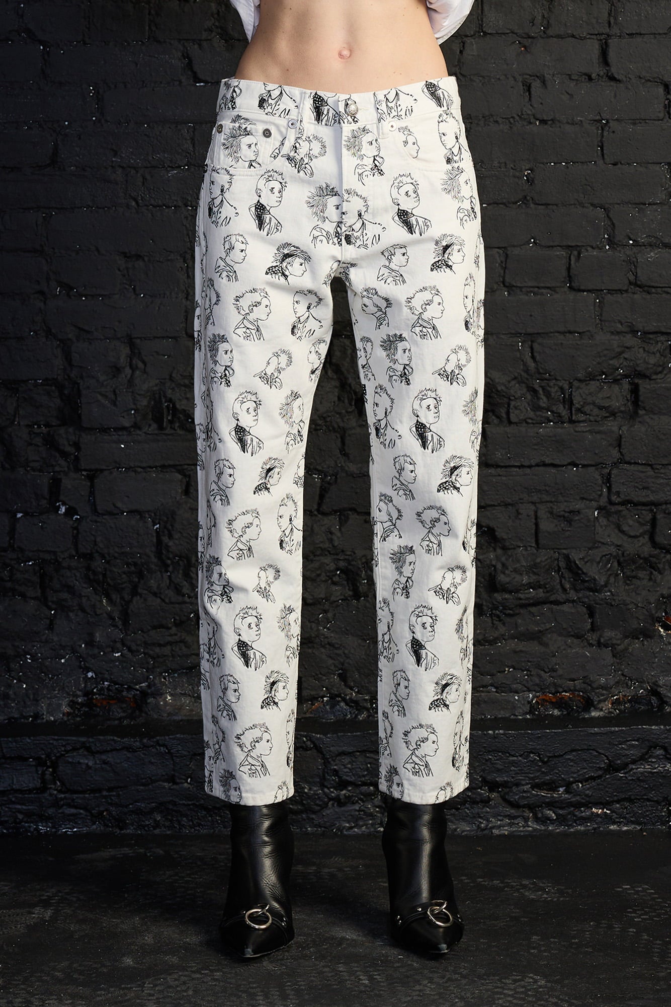 Boyfriend Jean - Riot Faces On White - R13
