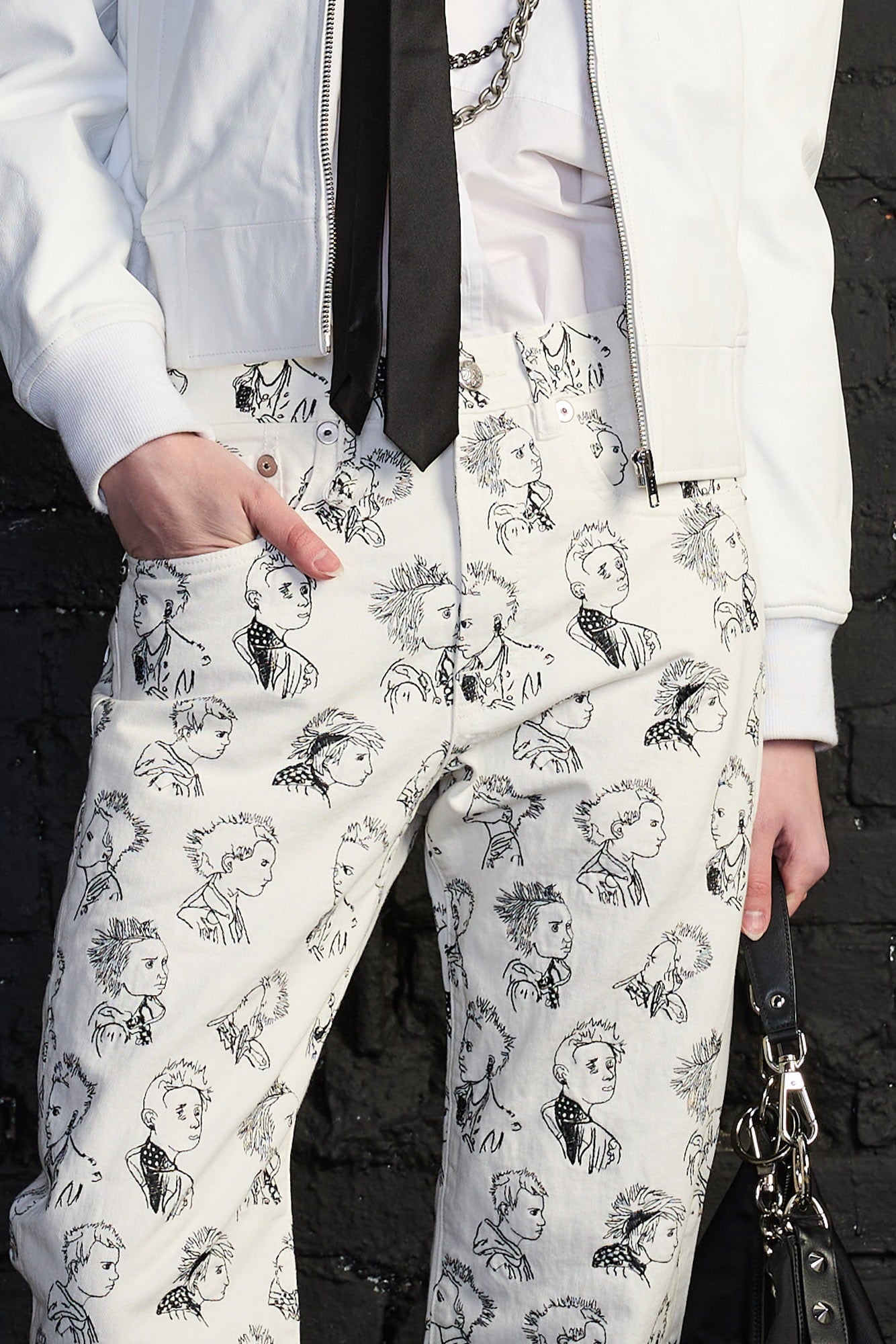 Boyfriend Jean - Riot Faces On White - R13