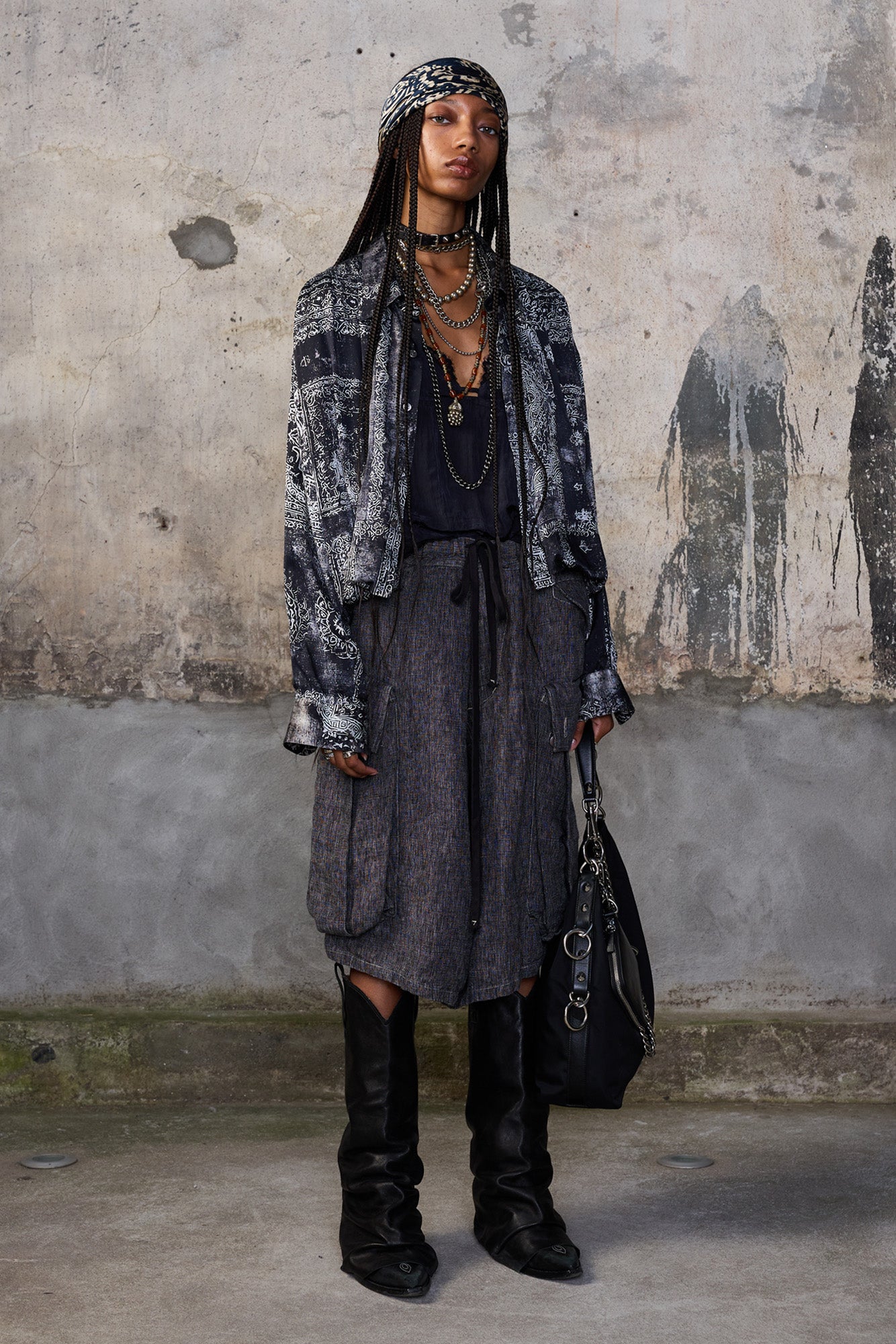 BUBBLE SHIRT WITH GATHERED YOKE - BLACK MULTI MEDALLION - R13