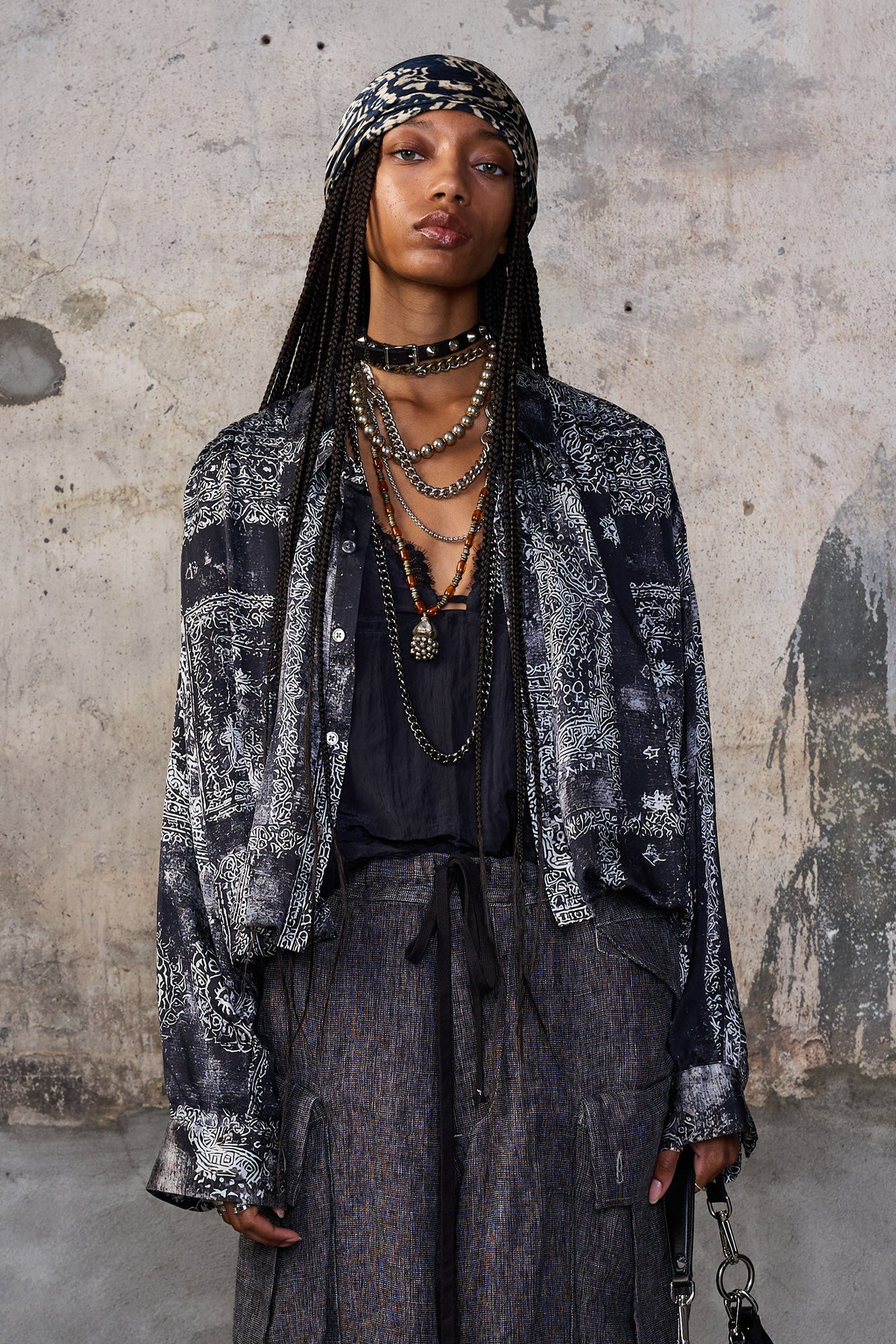 BUBBLE SHIRT WITH GATHERED YOKE - BLACK MULTI MEDALLION - R13