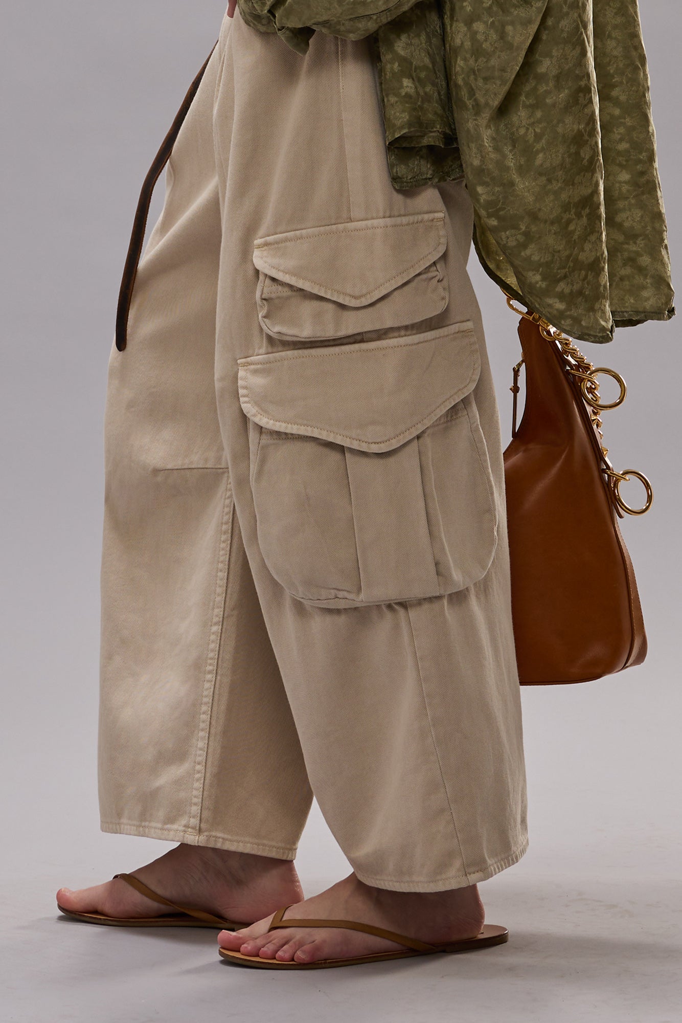 CROPPED MULTI POCKET CARGO - VINTAGE GREY STONE - R13