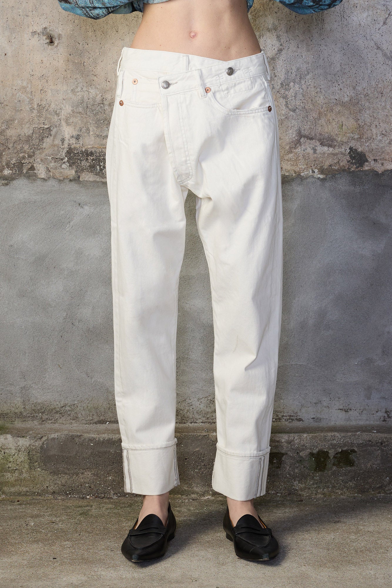 Cuffed Crossover - Cement White - R13