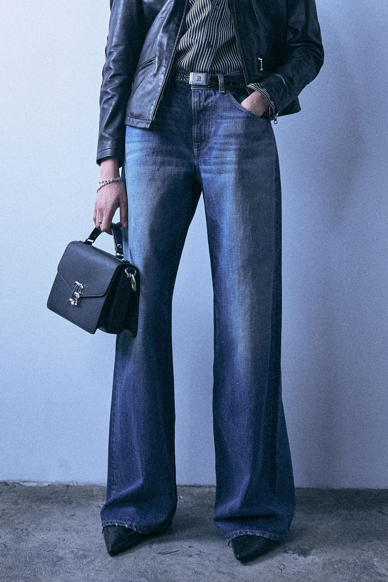 D'Arcy Flare Jean - Hackney Blue - R13