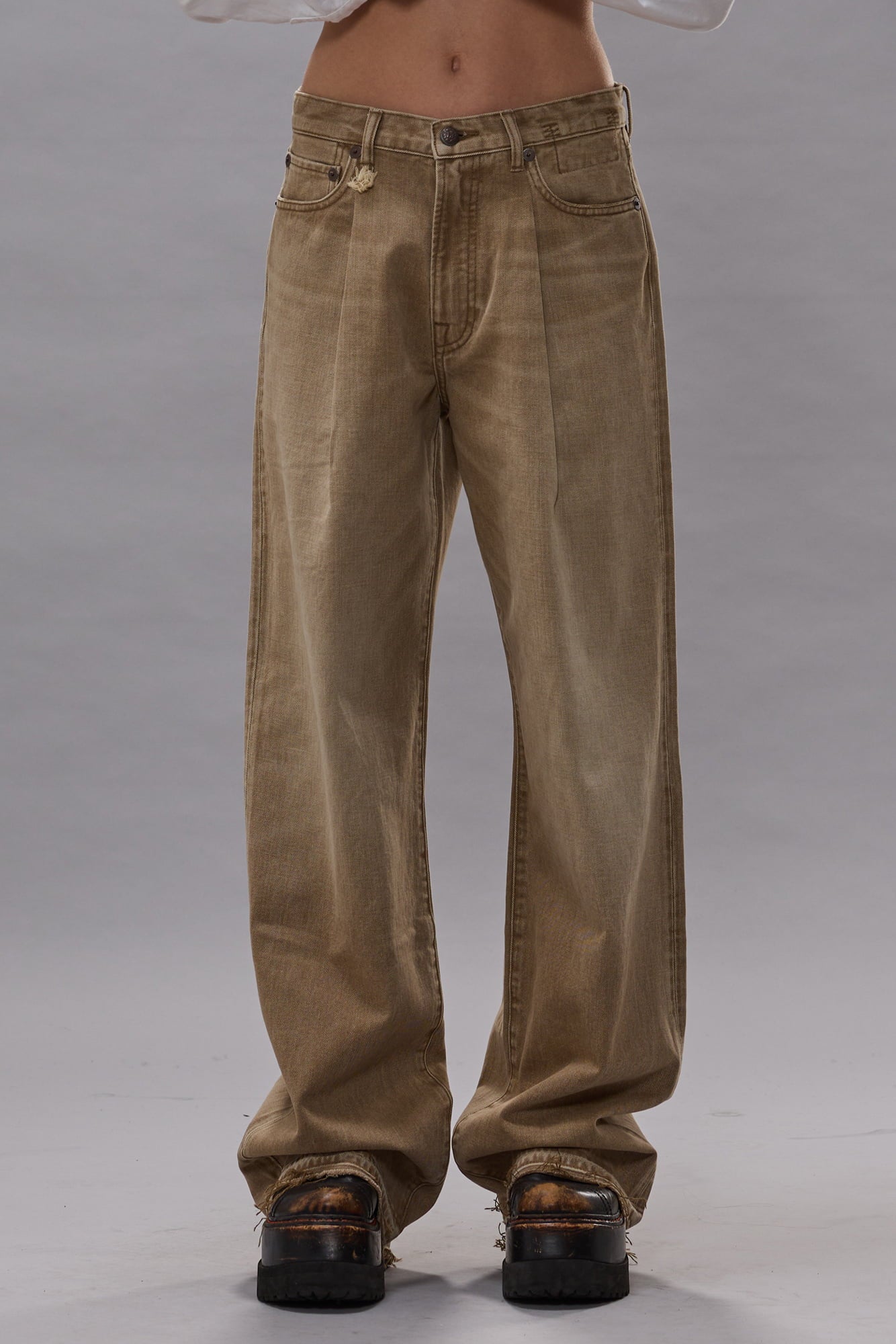 Damon Pleated Jean - Ash Khaki - R13