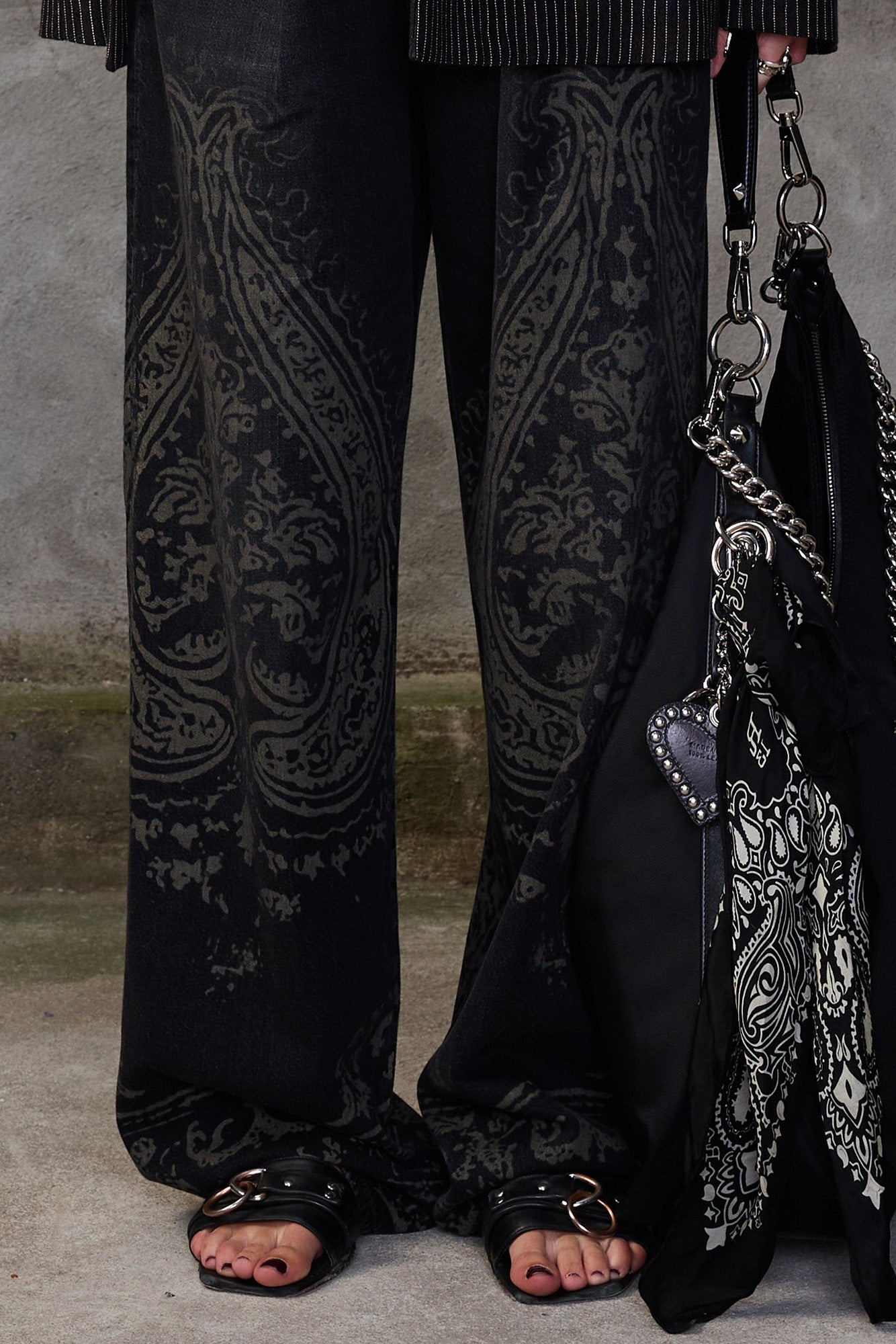 DAMON PLEATED JEAN - BAROQUE BLACK - R13