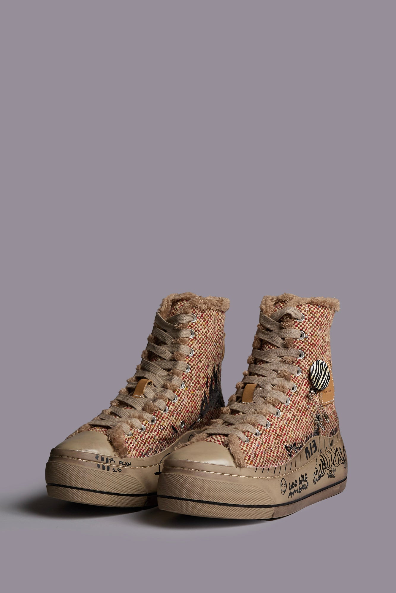 DISTRESSED TALL KURT - RED WOOL - R13