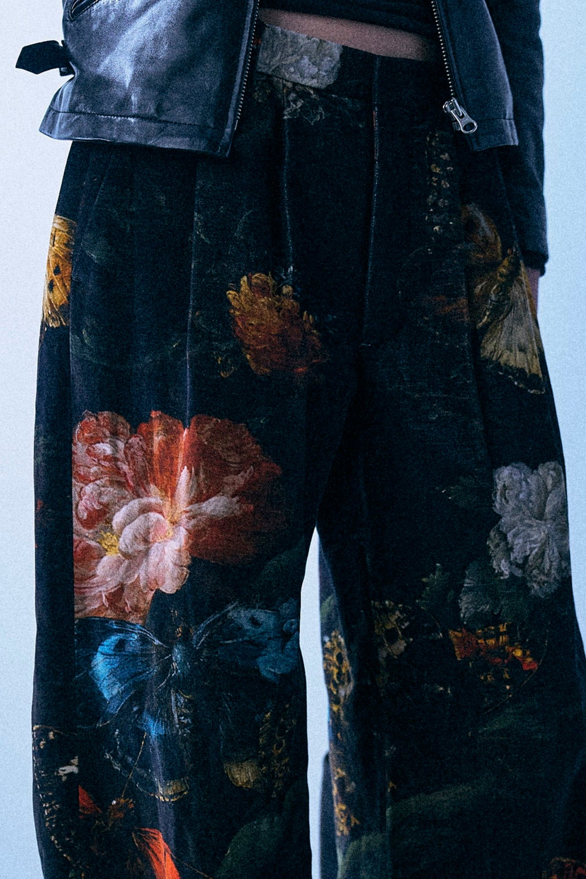 Double Pleat Flare Trouser - Floral Butterfly On Black - R13