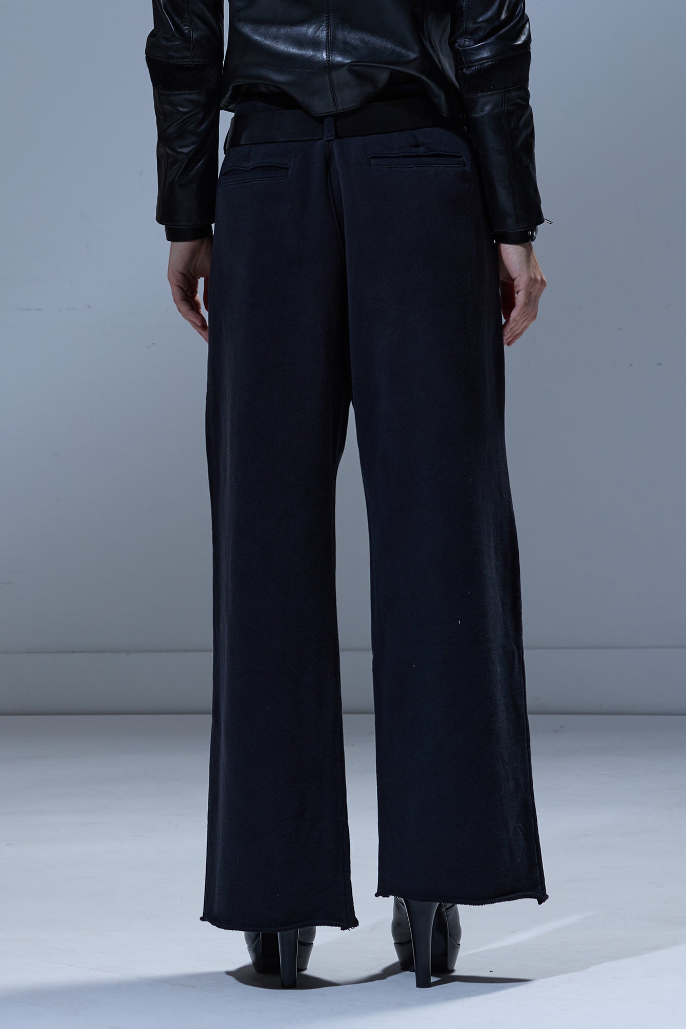 DOUBLE PLEAT SWEATPANT - BLACK - R13