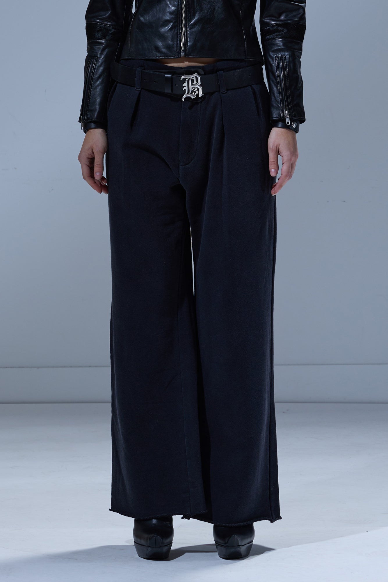 DOUBLE PLEAT SWEATPANT - BLACK - R13