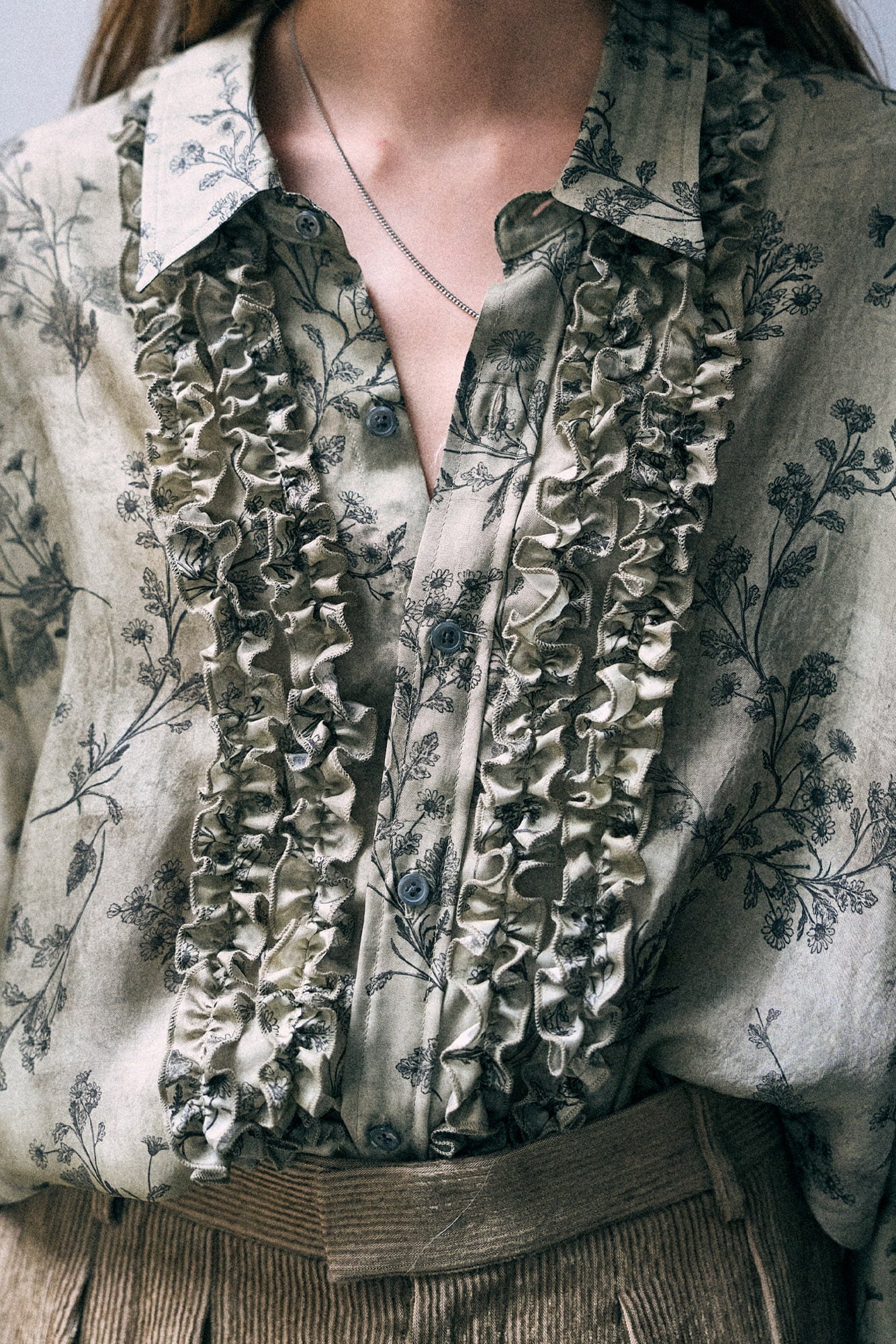 Drop Neck Ruffle Shirt - Green Floral - R13