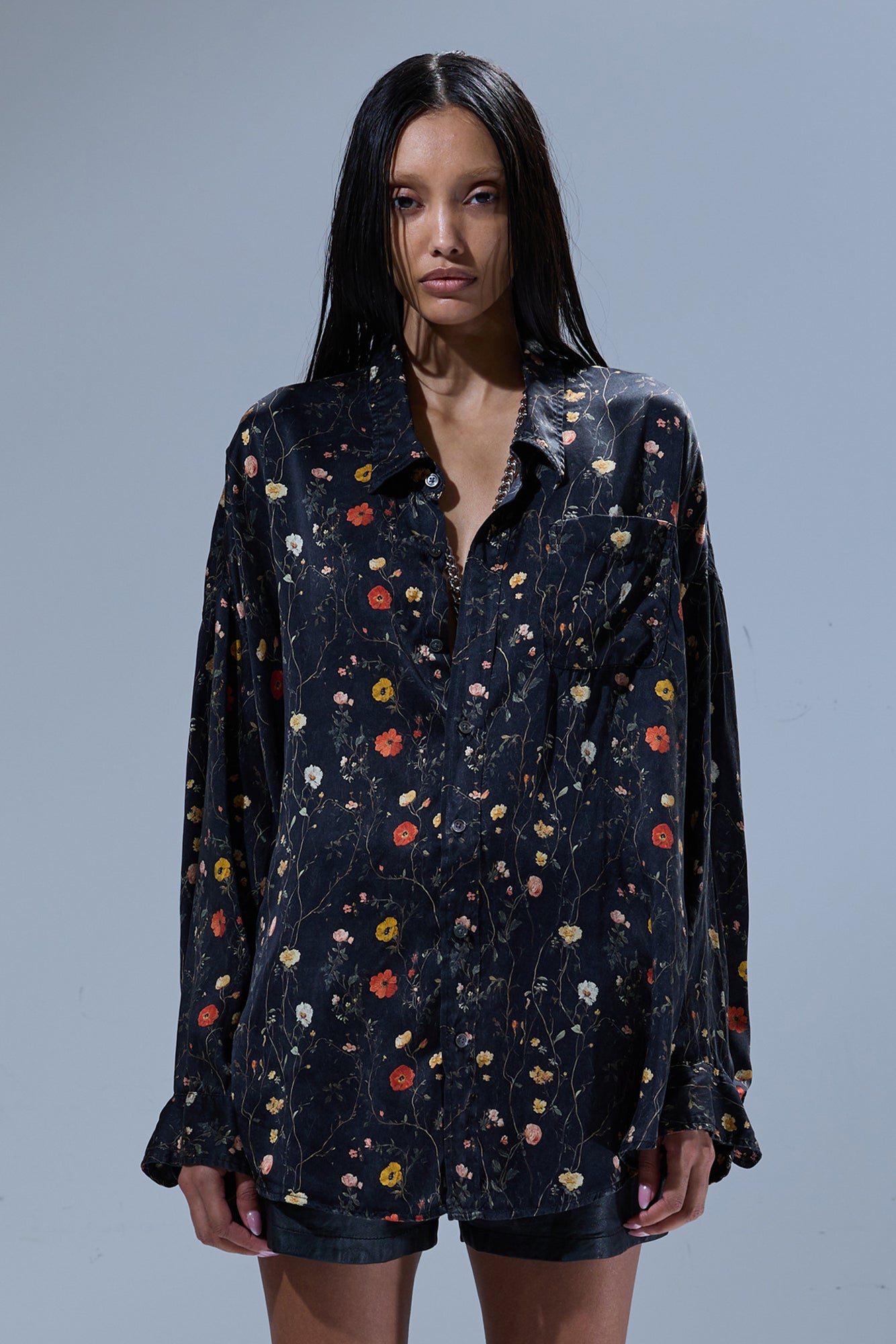 DROP NECK SHIRT - FLORAL ON BLACK - R13