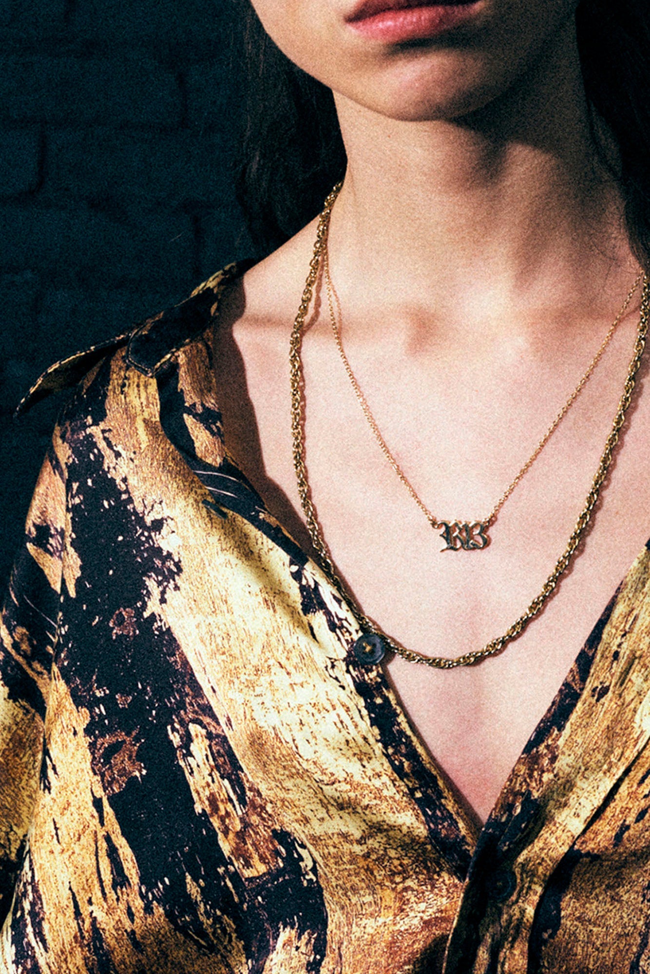 DROP NECK SHIRT - GOLD ON BLACK - R13