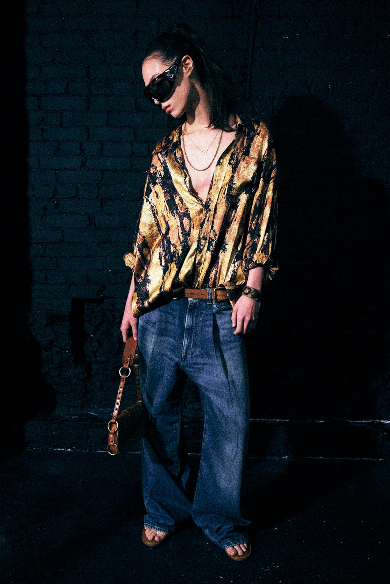 DROP NECK SHIRT - GOLD ON BLACK - R13