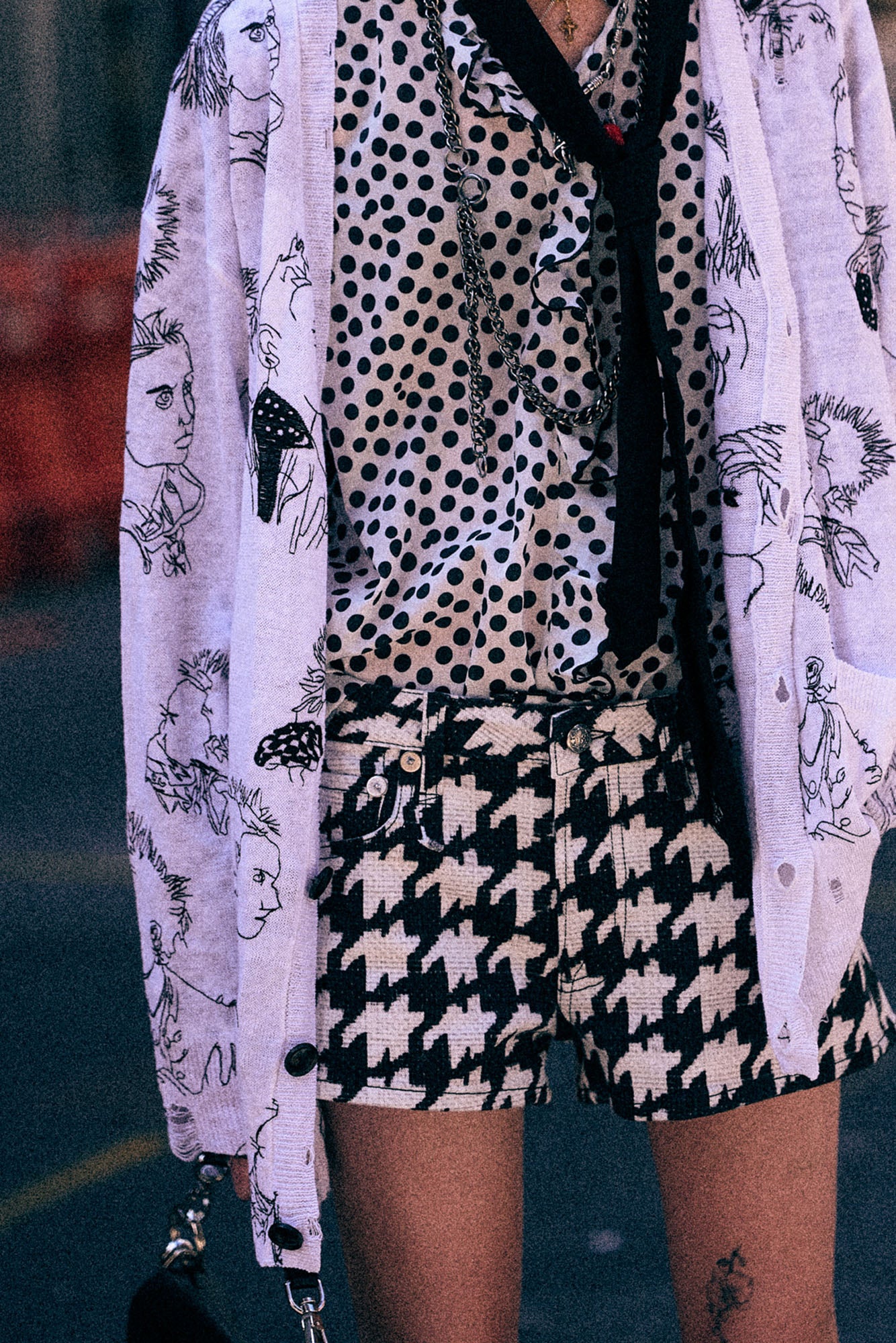 EFFIE SHORT - BLACK / WHITE HOUNDSTOOTH - R13