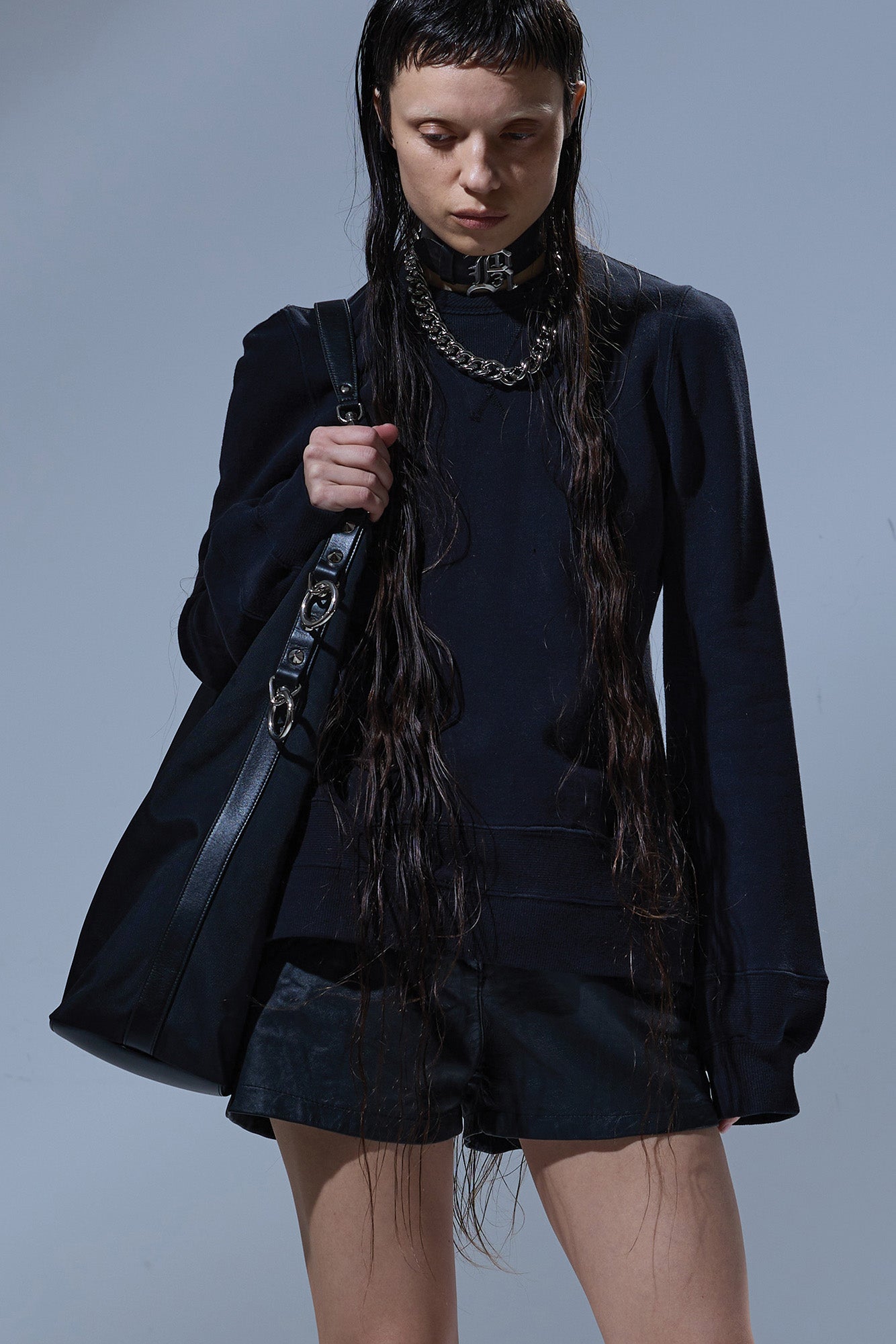 ELONGATED CREWNECK - BLACK - R13