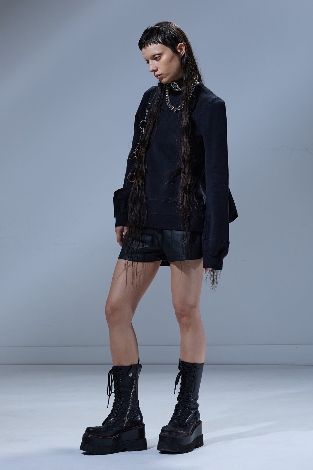 ELONGATED CREWNECK - BLACK - R13