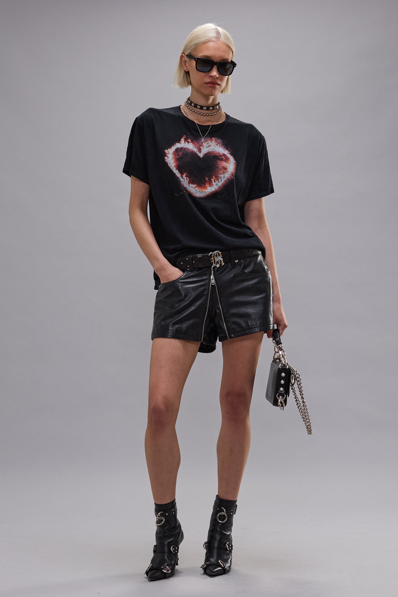 FLAMING HEART BOY T - BLACK - R13