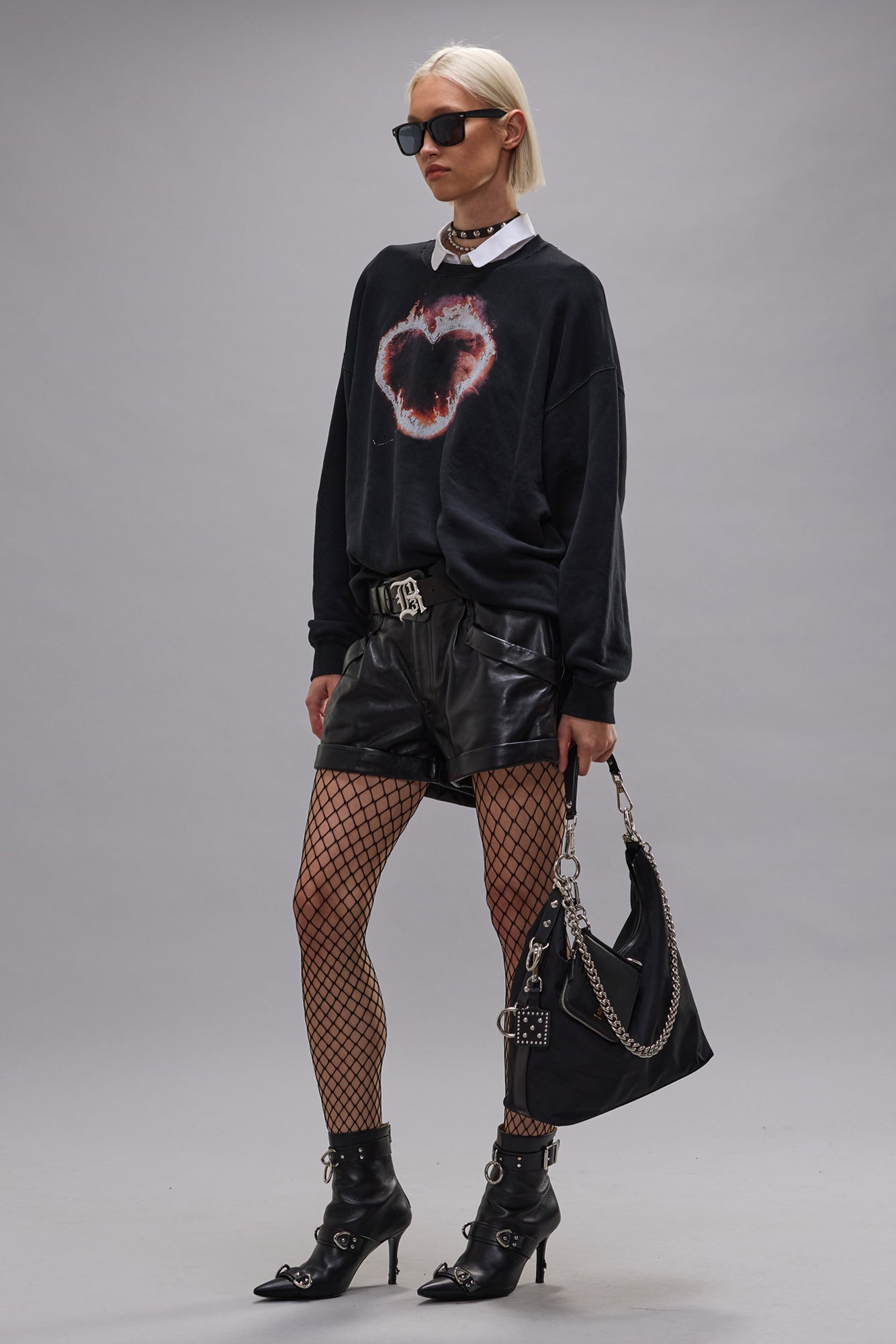 FLAMING HEART OVERSIZED CREWNECK - BLACK - R13