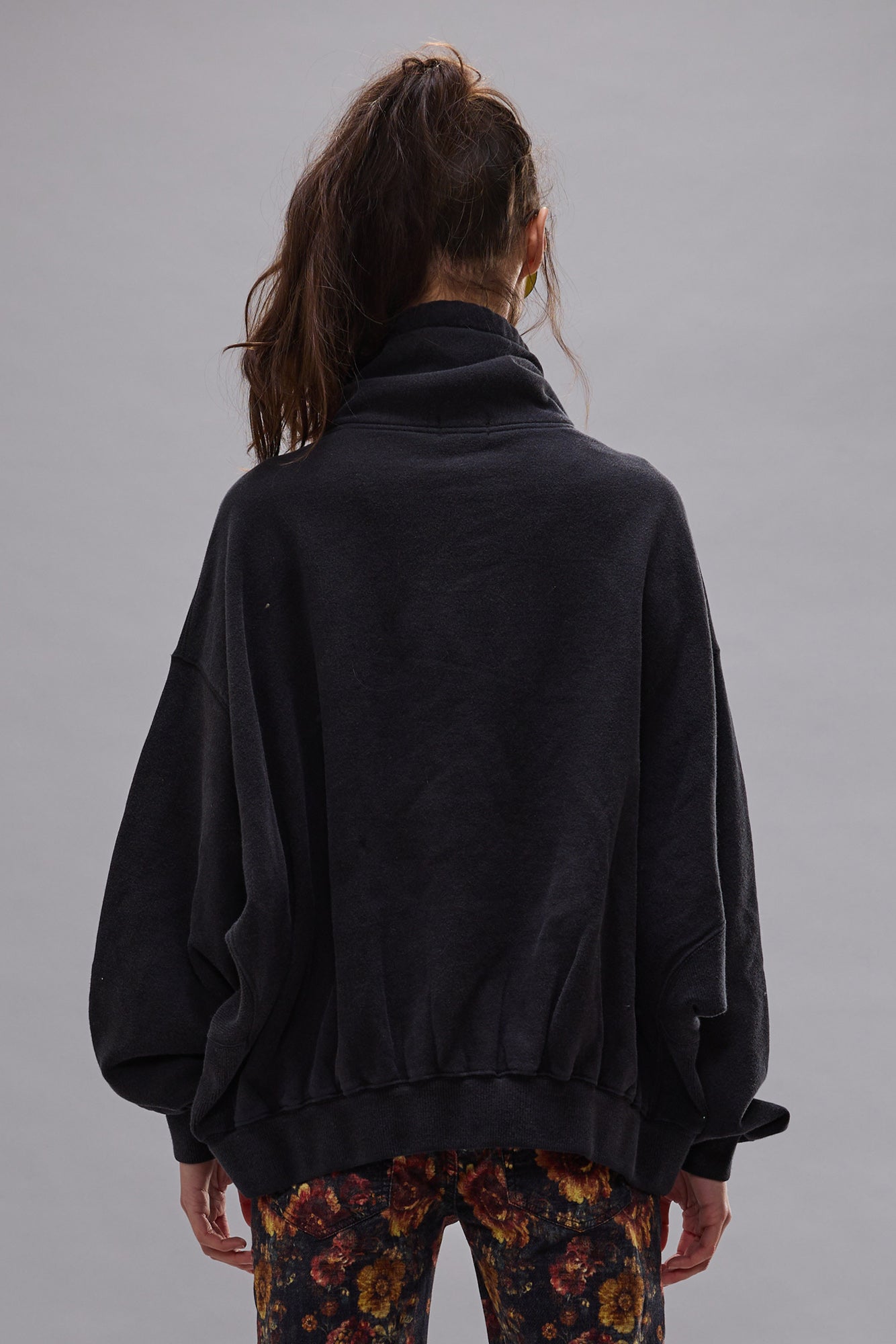 FUNNEL NECK CROPPED POPOVER - BLACK - R13