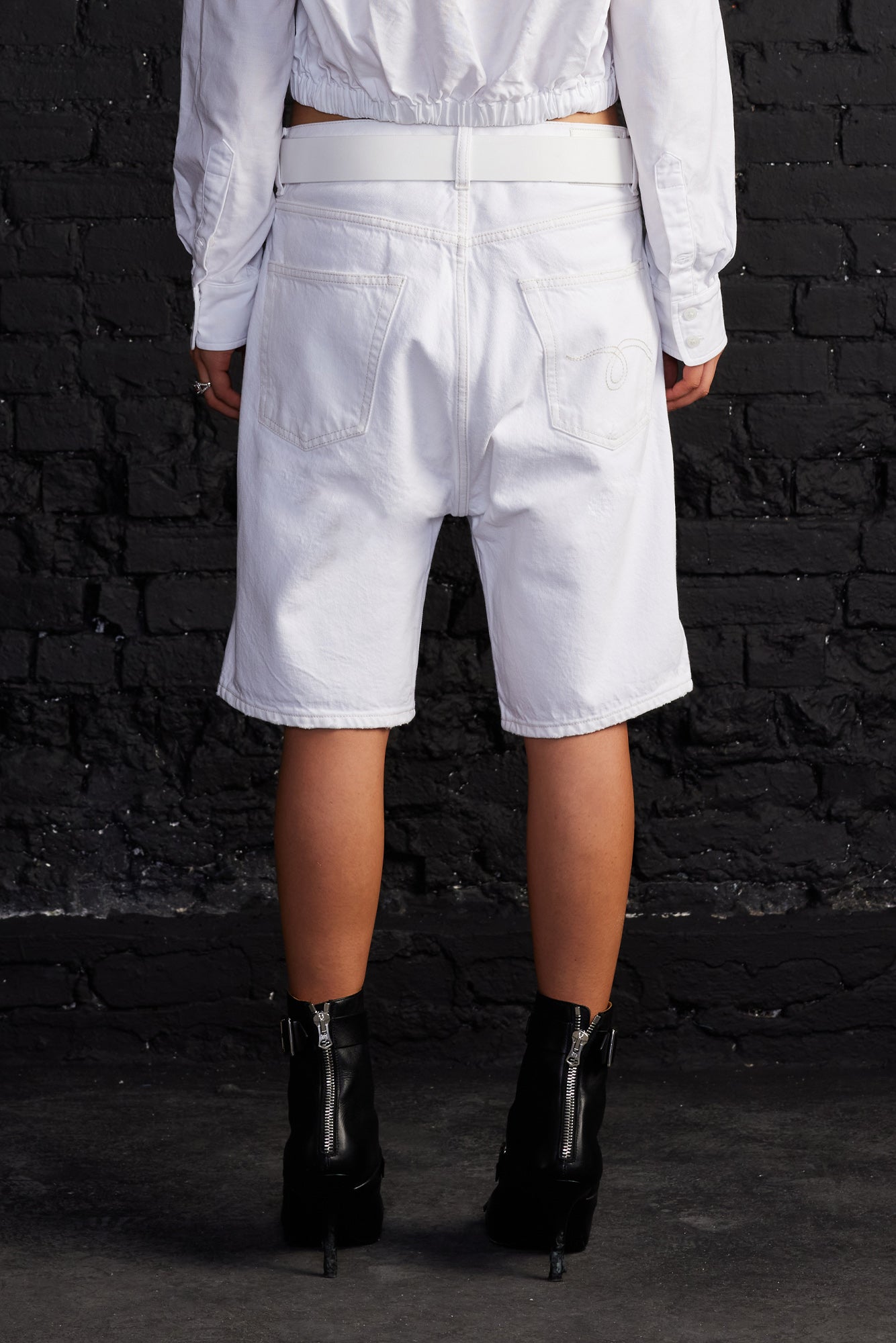 Janis Short - Aerin White - R13
