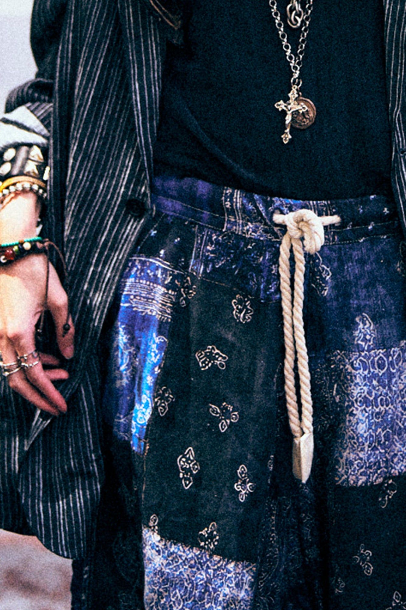 JESSE PULL ON CARPENTER SHORT - BLUE BANDANA - R13