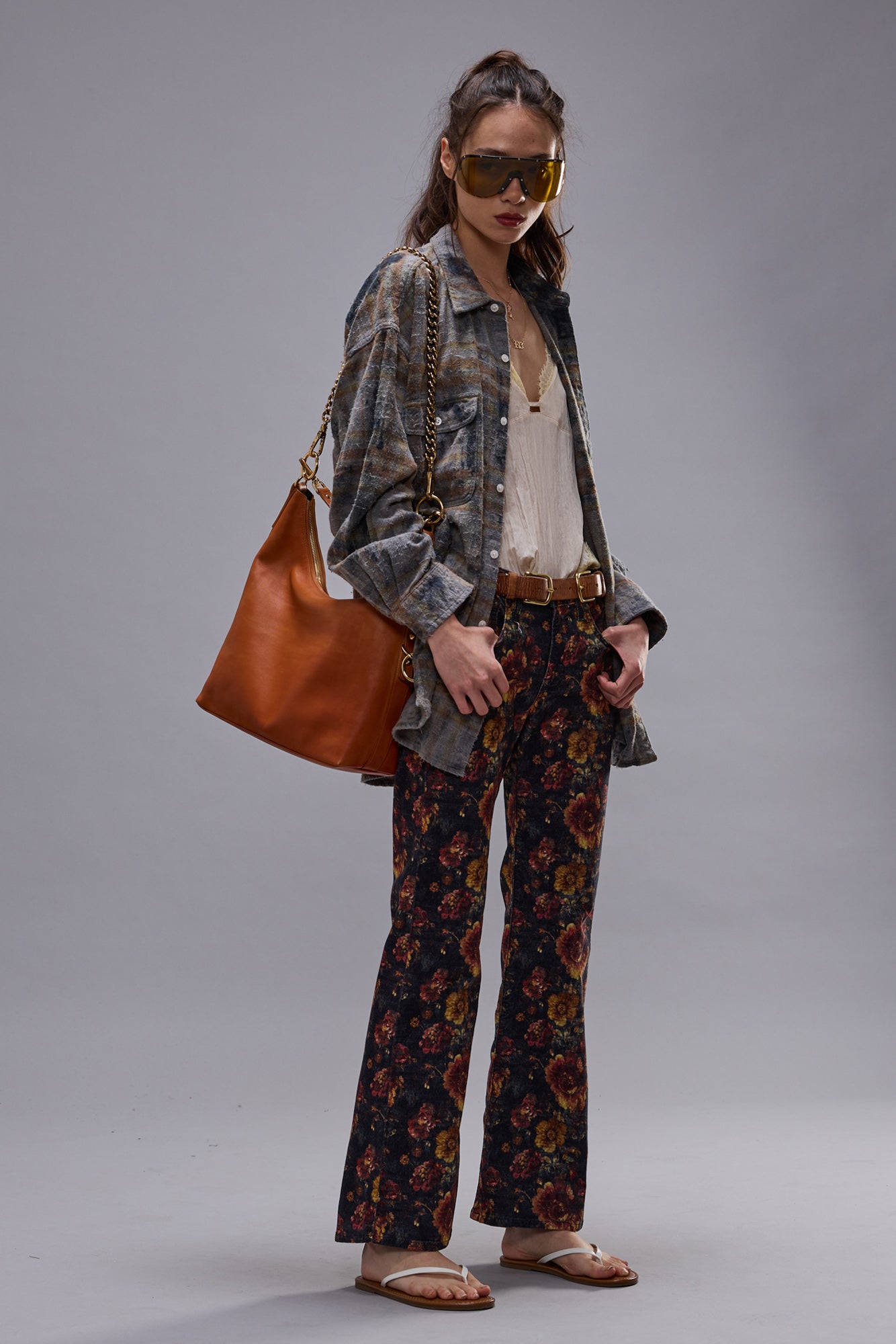 JOAN CROPPED FLARE JEAN - NAVY BLUE FLORAL VELVETEEN - R13