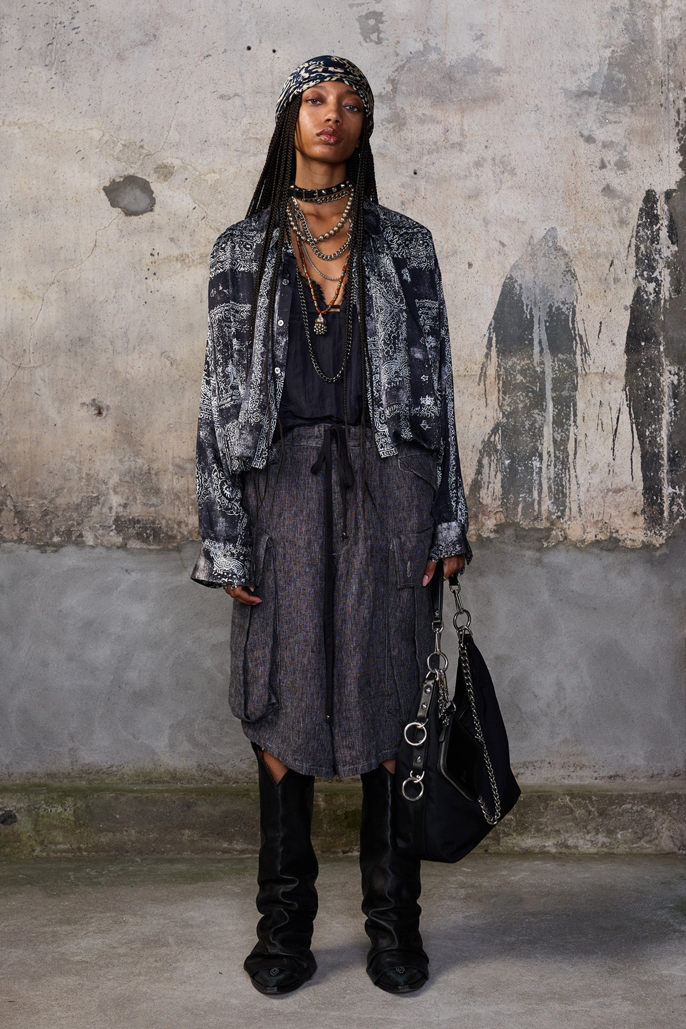 JUMBO SHORT WITH OVERSIZED CARGO POCKET - DARK GREY MICRO STRIPE - R13