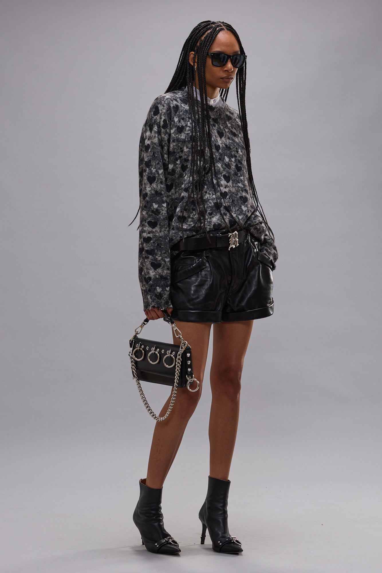 LEATHER POUCH POCKET SHORT - BLACK - R13