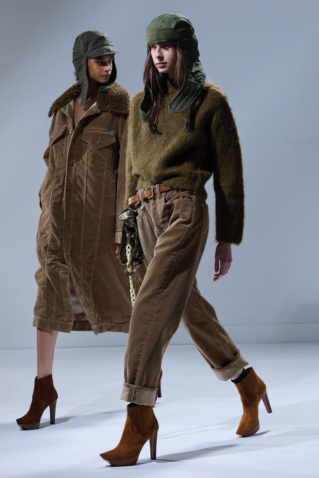 MOCK COLLAR SHRUNKEN SWEATER - HEATHER OLIVE GREEN - R13