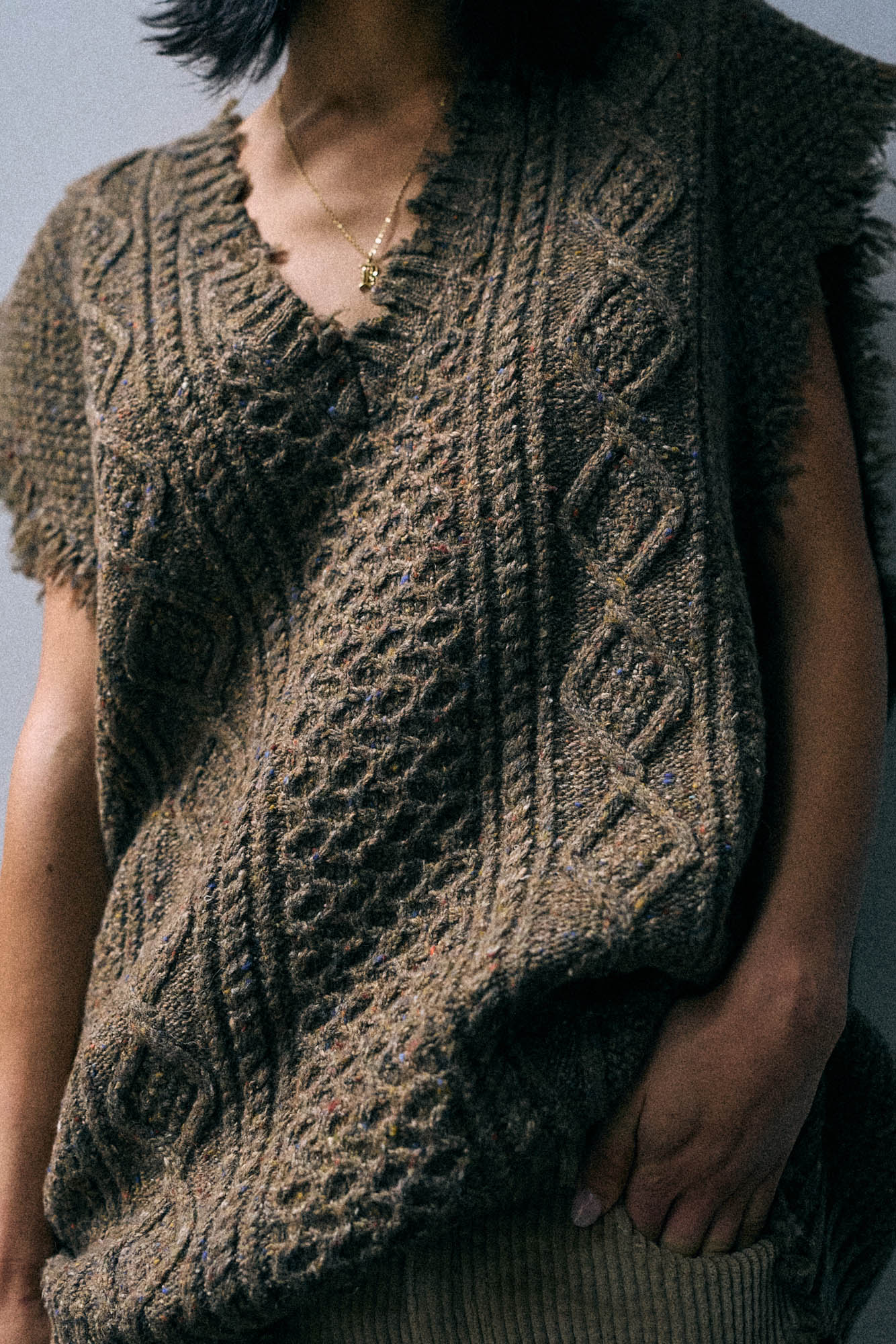 Oversized Cable Sweater Vest - Brown Tweed - R13
