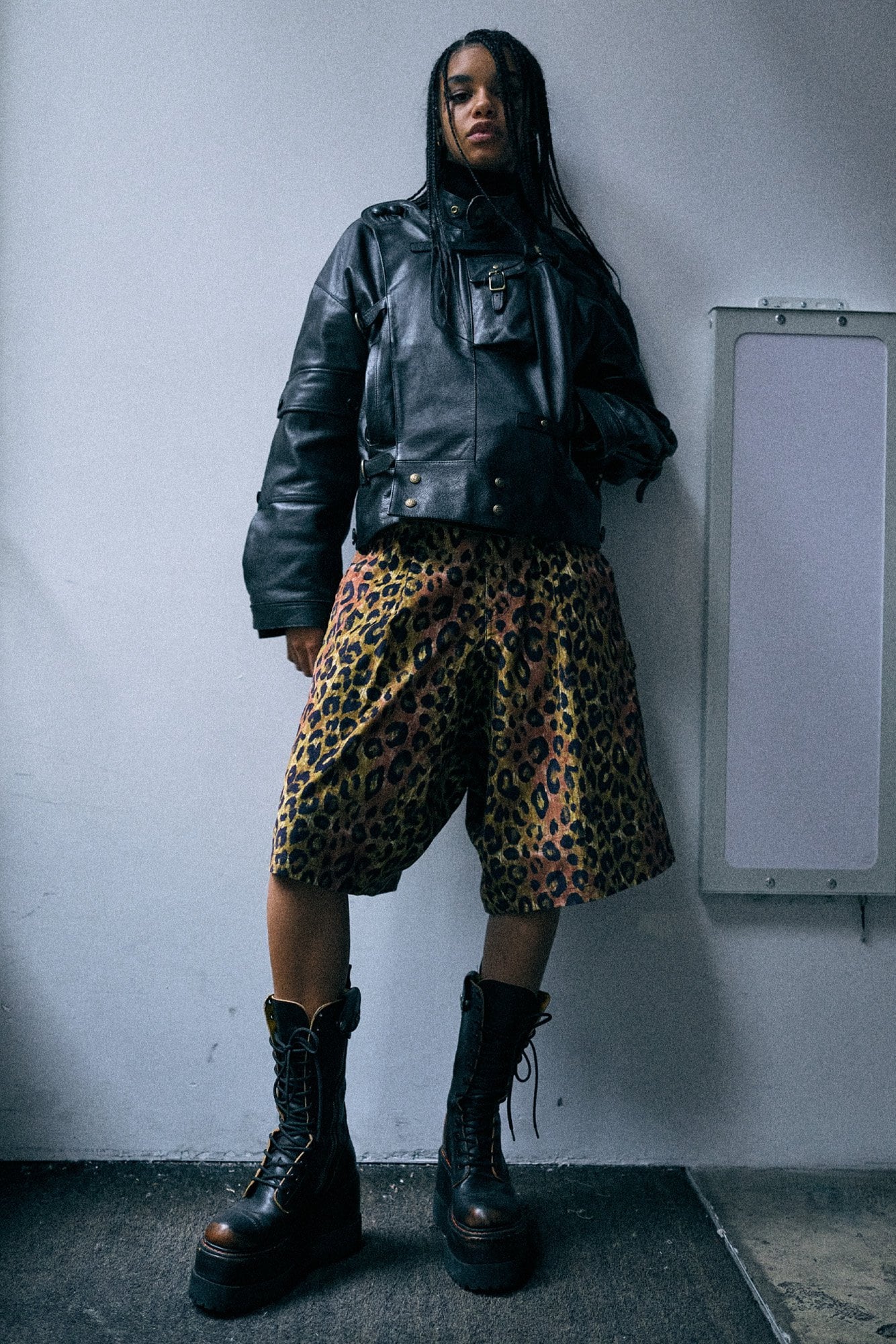 Oversized Cropped Messenger Leather Jacket - Black - R13