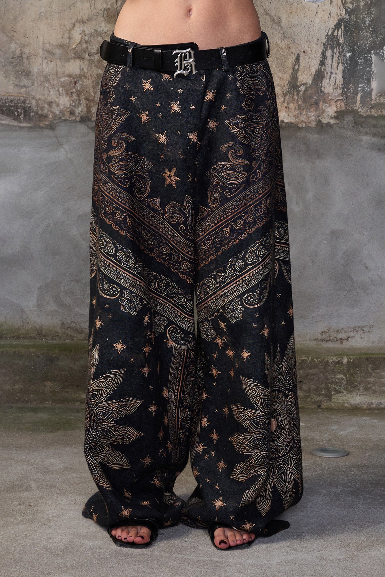 OVERSIZED CROSSOVER PANT - BLACK BANDANA - R13