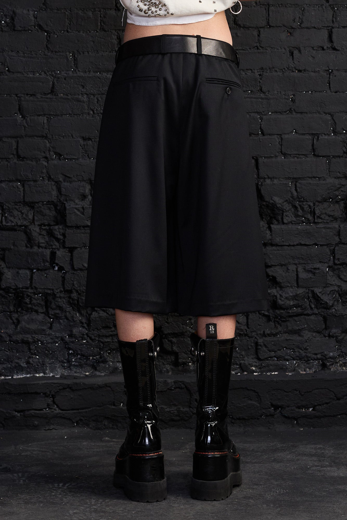 Oversized Crossover Short - Black - R13