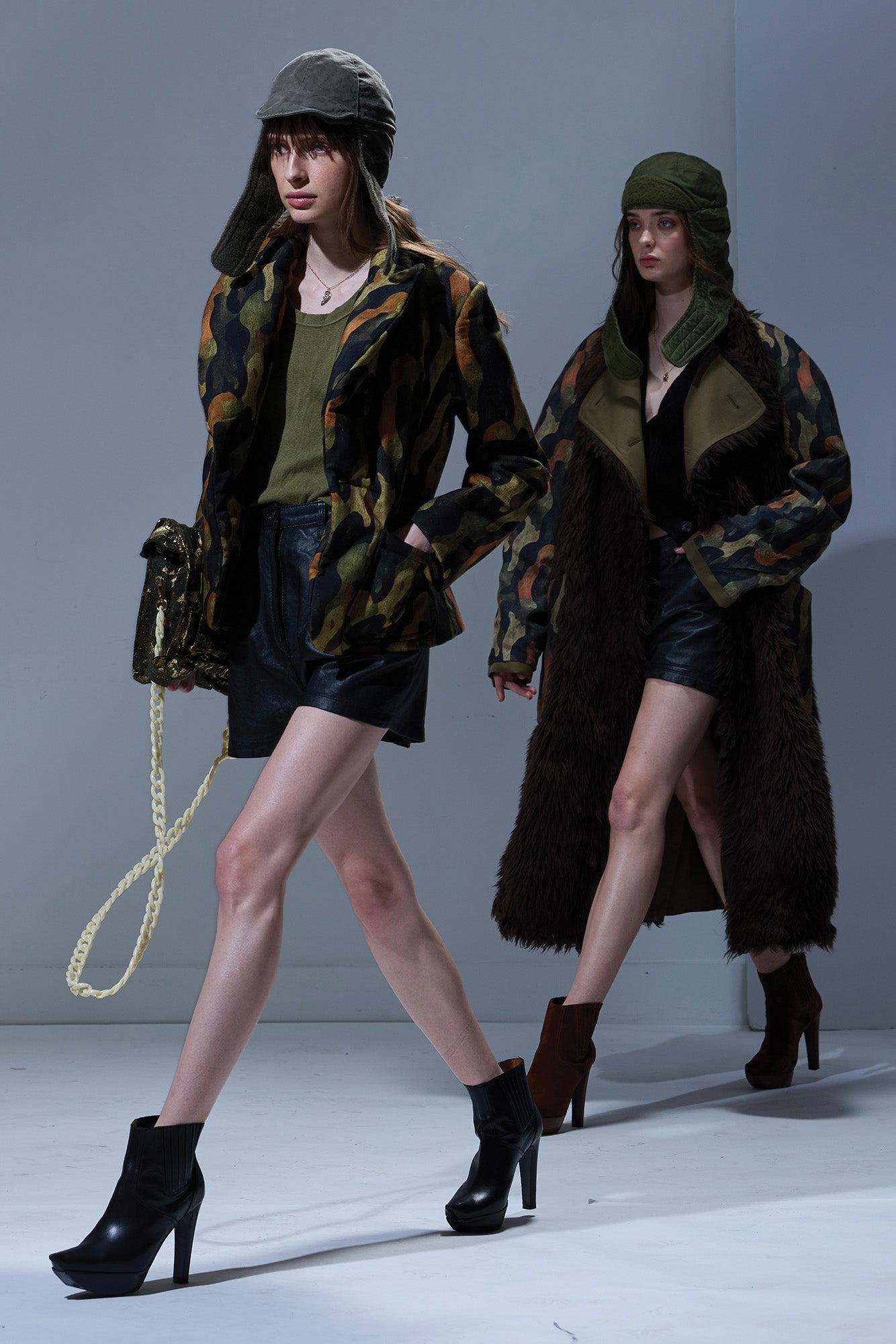 PADDED PEAK LAPEL SHRUNKEN BLAZER - DARK CAMO GREEN - R13